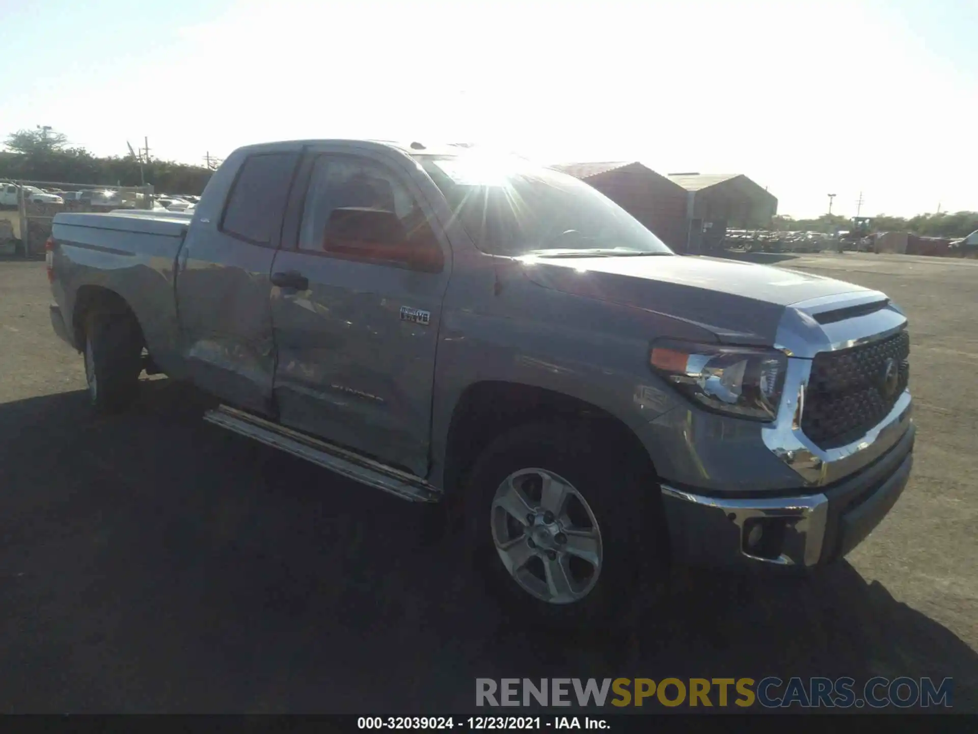 1 Photograph of a damaged car 5TFRY5F18KX255406 TOYOTA TUNDRA 2WD 2019