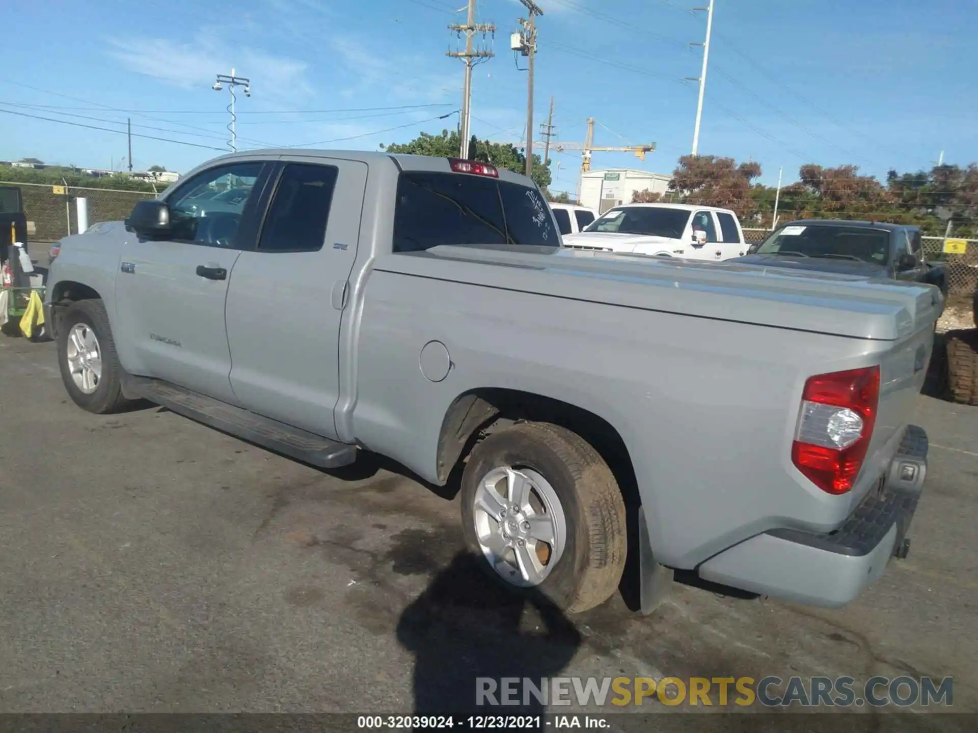 3 Photograph of a damaged car 5TFRY5F18KX255406 TOYOTA TUNDRA 2WD 2019