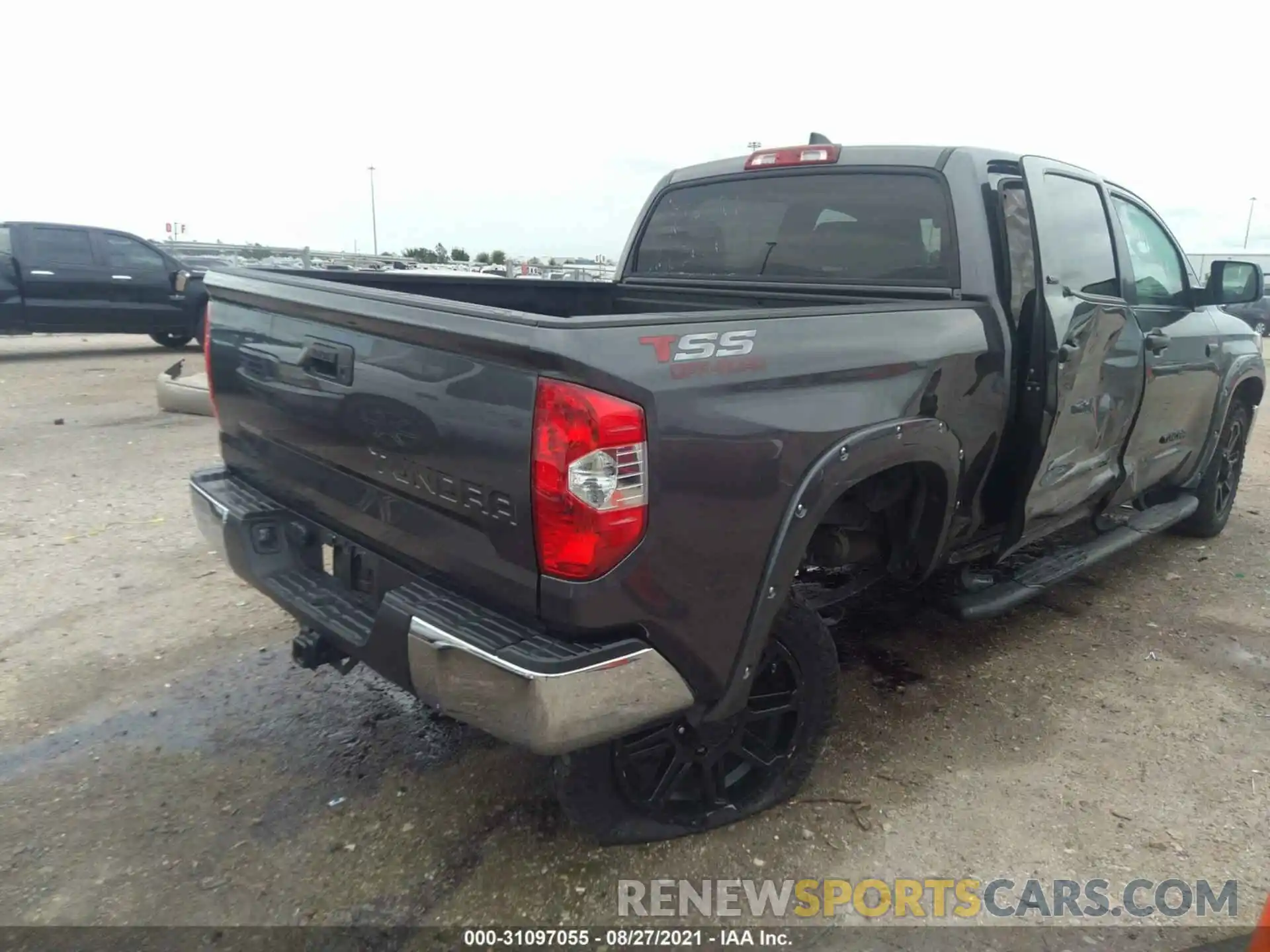 4 Photograph of a damaged car 5TFEY5F13LX257211 TOYOTA TUNDRA 2WD 2020