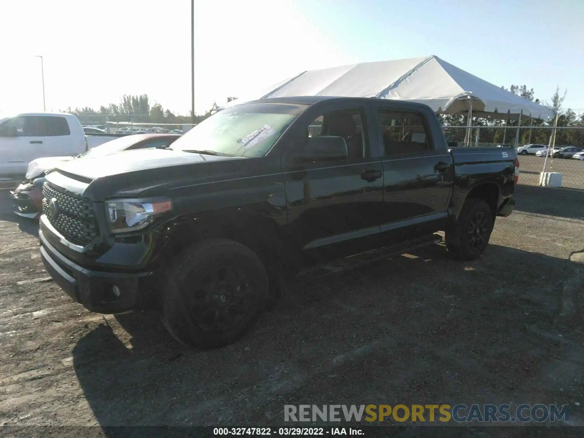 2 Фотография поврежденного автомобиля 5TFEY5F13LX264286 TOYOTA TUNDRA 2WD 2020