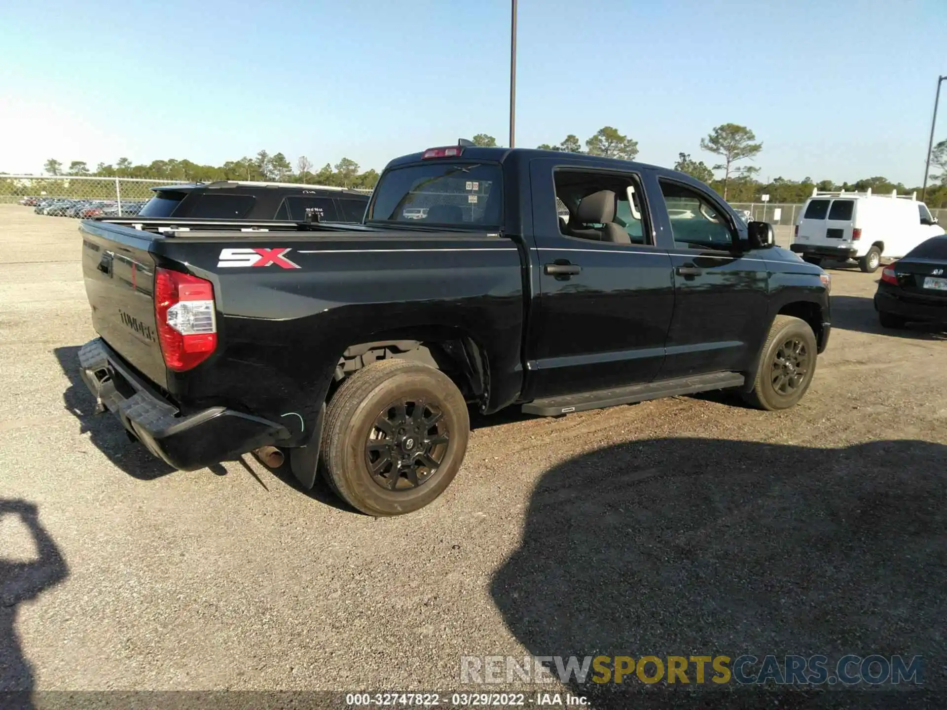 4 Photograph of a damaged car 5TFEY5F13LX264286 TOYOTA TUNDRA 2WD 2020