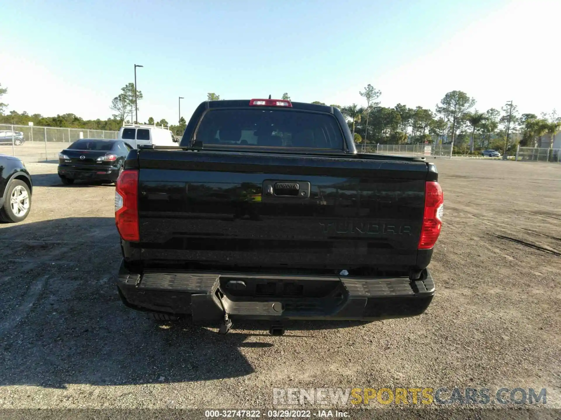 6 Photograph of a damaged car 5TFEY5F13LX264286 TOYOTA TUNDRA 2WD 2020