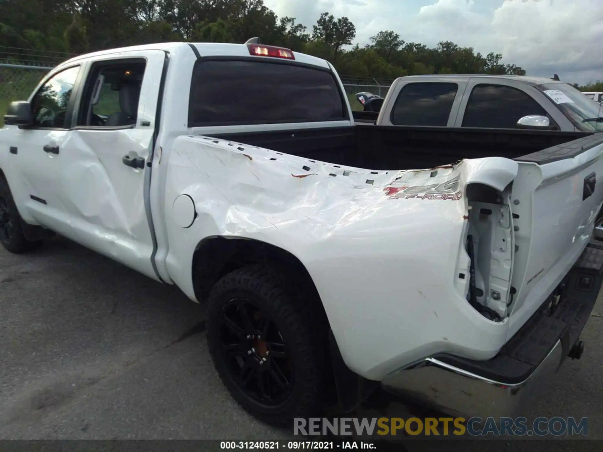 6 Photograph of a damaged car 5TFEY5F14LX259355 TOYOTA TUNDRA 2WD 2020