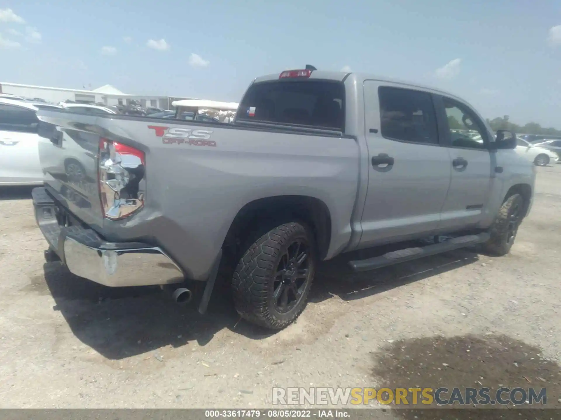 4 Photograph of a damaged car 5TFEY5F14LX262353 TOYOTA TUNDRA 2WD 2020