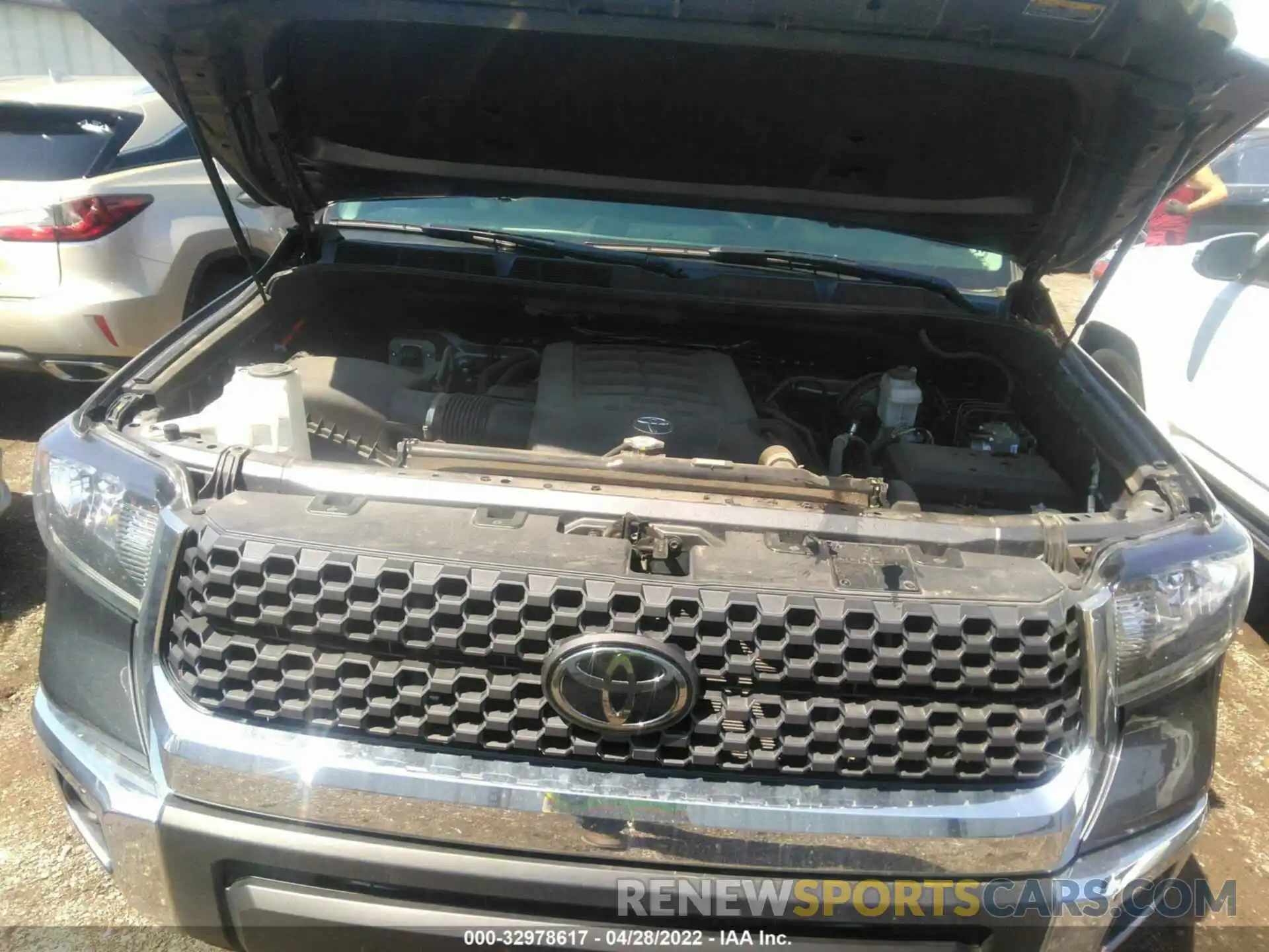 10 Photograph of a damaged car 5TFEY5F15LX260126 TOYOTA TUNDRA 2WD 2020