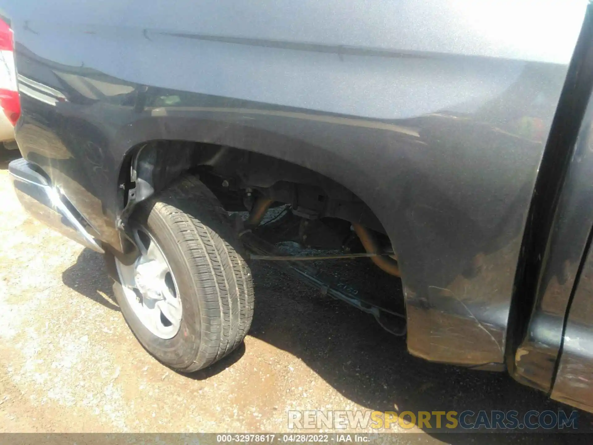 6 Photograph of a damaged car 5TFEY5F15LX260126 TOYOTA TUNDRA 2WD 2020