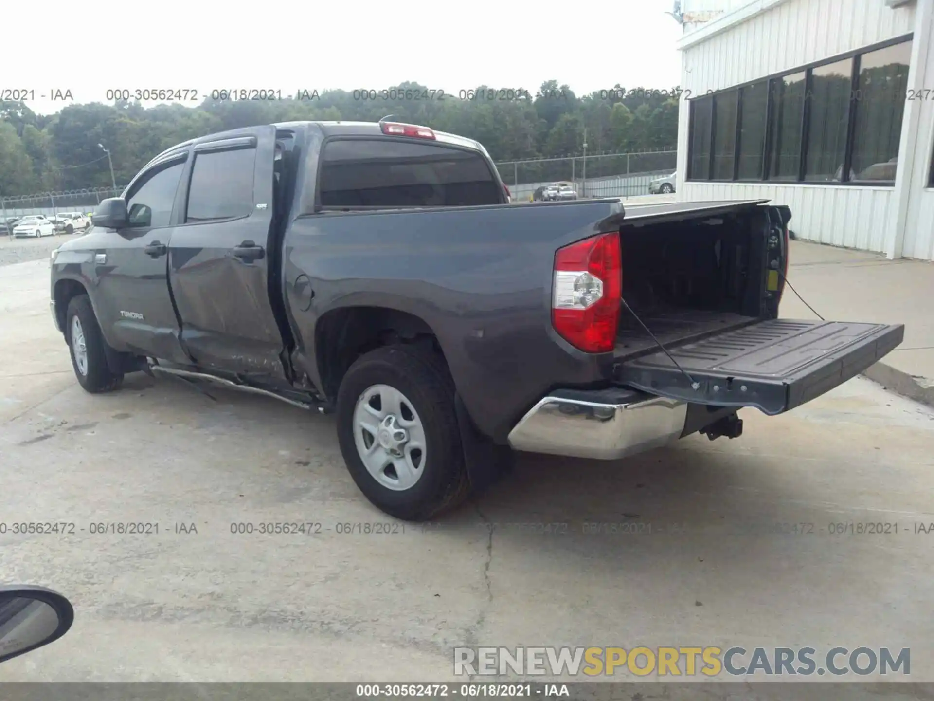 3 Photograph of a damaged car 5TFEY5F17LX262539 TOYOTA TUNDRA 2WD 2020