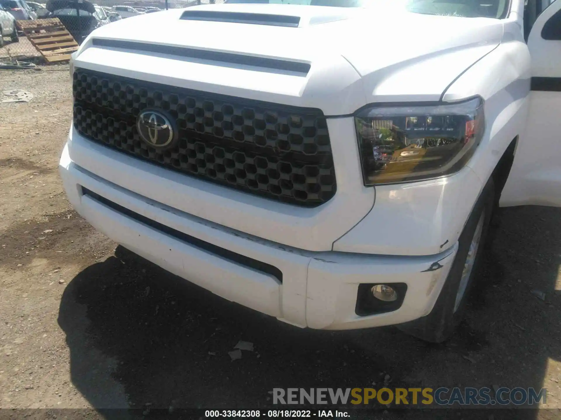 6 Photograph of a damaged car 5TFEY5F19LX260744 TOYOTA TUNDRA 2WD 2020