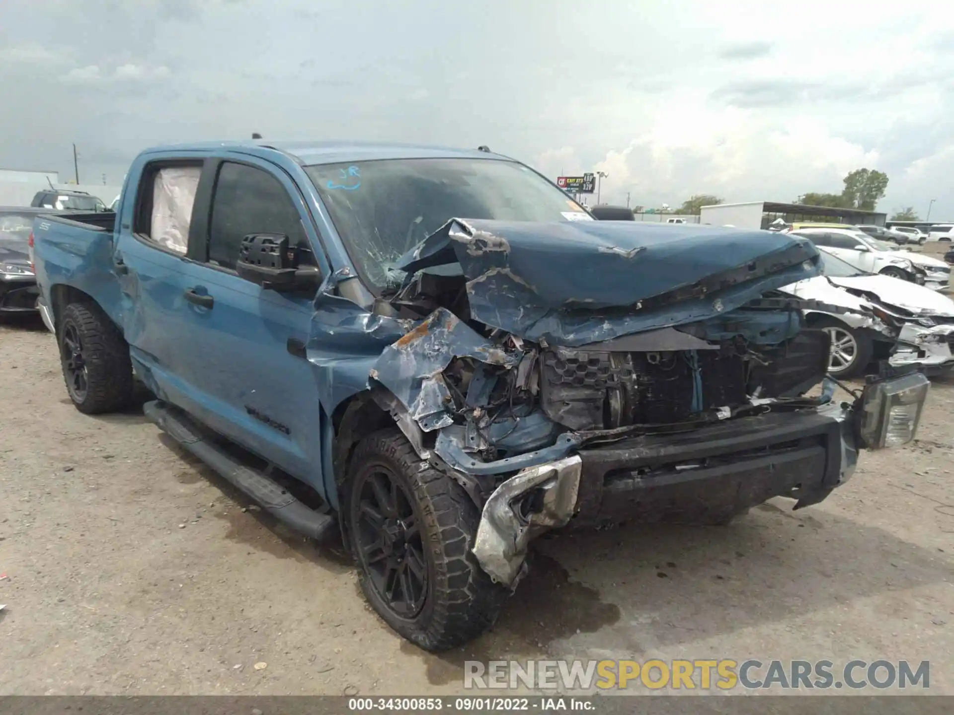 1 Photograph of a damaged car 5TFEY5F19LX260789 TOYOTA TUNDRA 2WD 2020