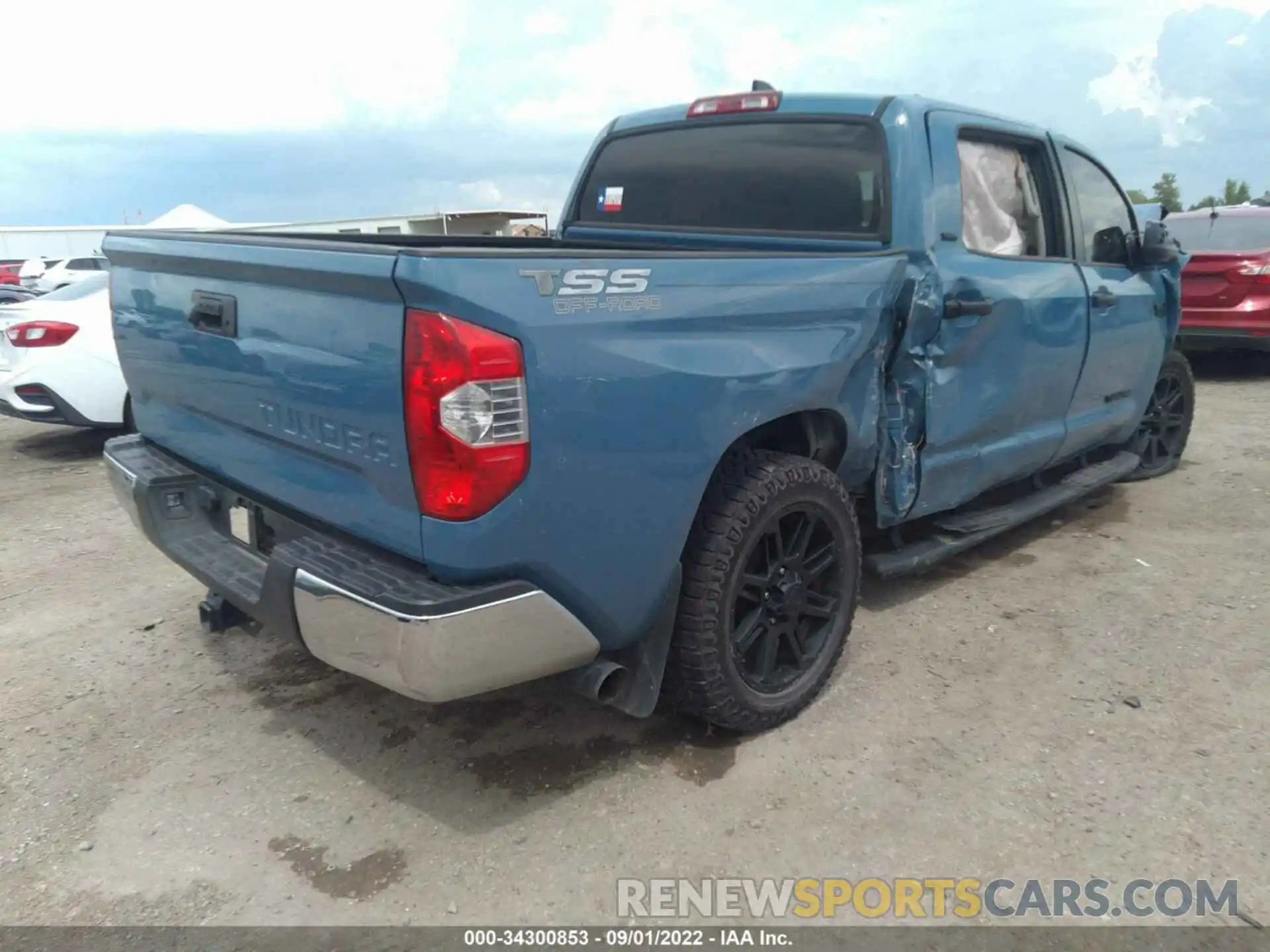 4 Photograph of a damaged car 5TFEY5F19LX260789 TOYOTA TUNDRA 2WD 2020