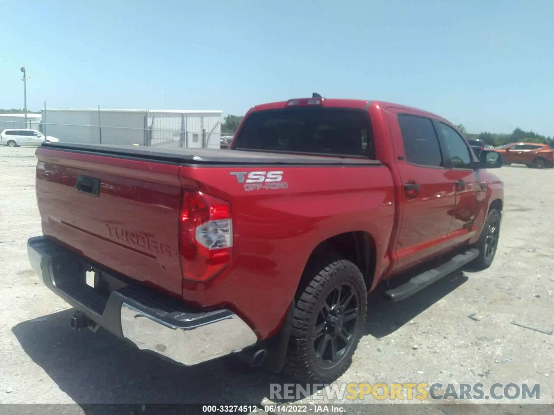 4 Photograph of a damaged car 5TFEY5F19LX262431 TOYOTA TUNDRA 2WD 2020