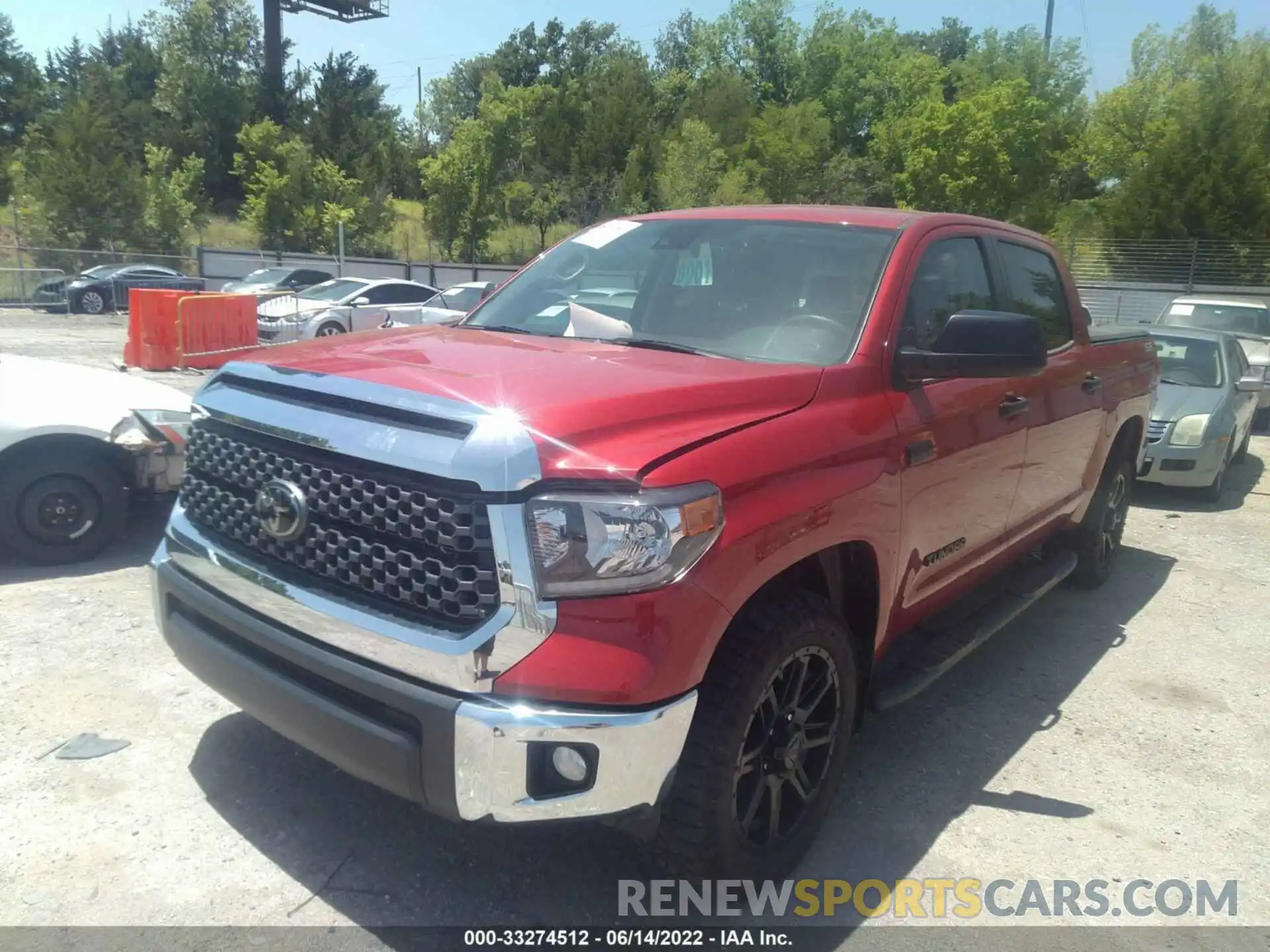 6 Photograph of a damaged car 5TFEY5F19LX262431 TOYOTA TUNDRA 2WD 2020