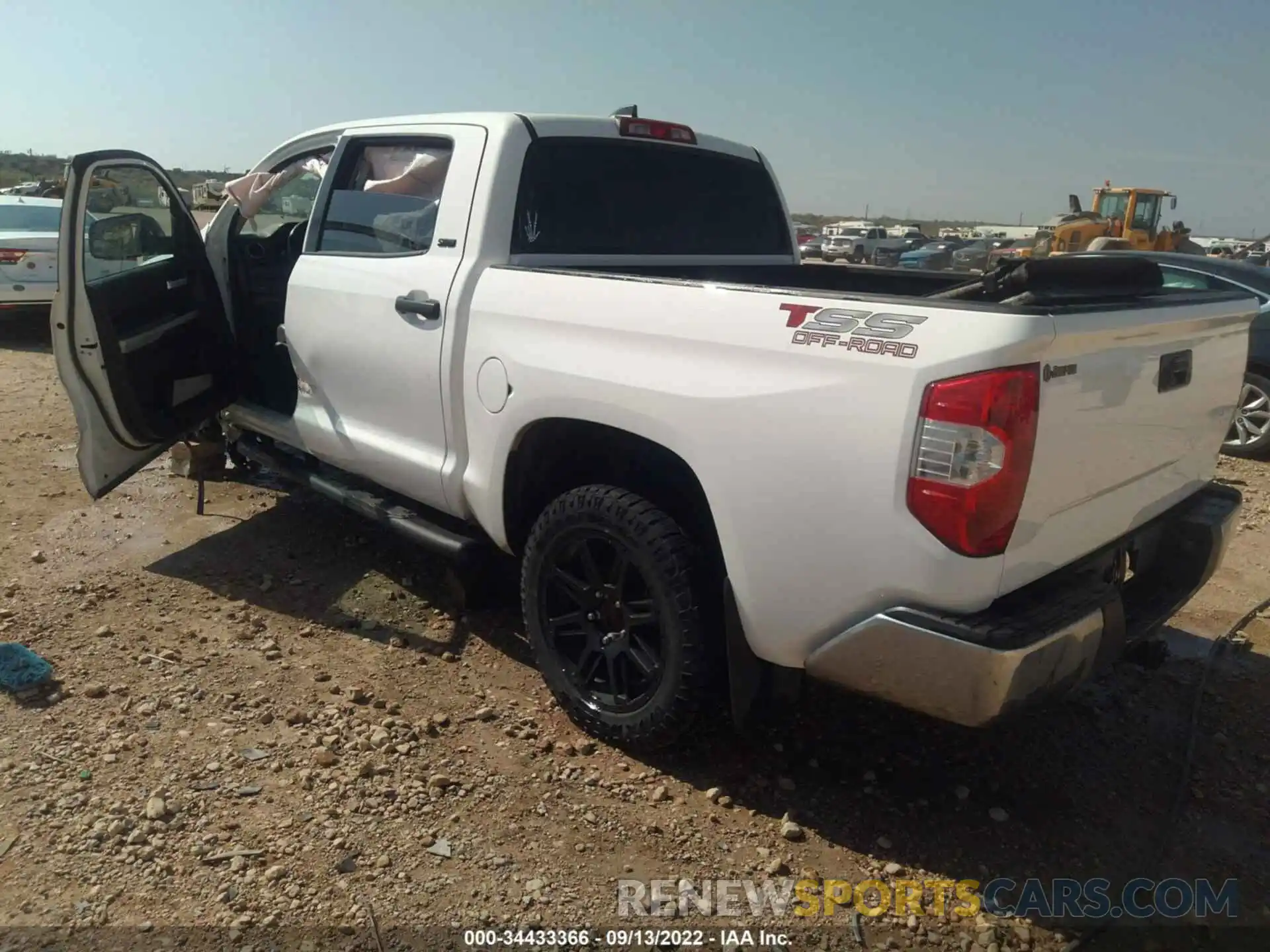 3 Фотография поврежденного автомобиля 5TFEY5F19LX263563 TOYOTA TUNDRA 2WD 2020