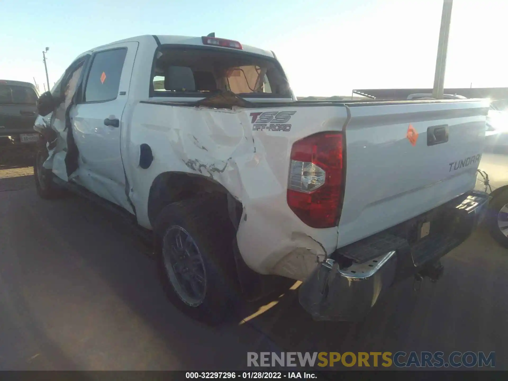 3 Photograph of a damaged car 5TFEY5F19LX270433 TOYOTA TUNDRA 2WD 2020