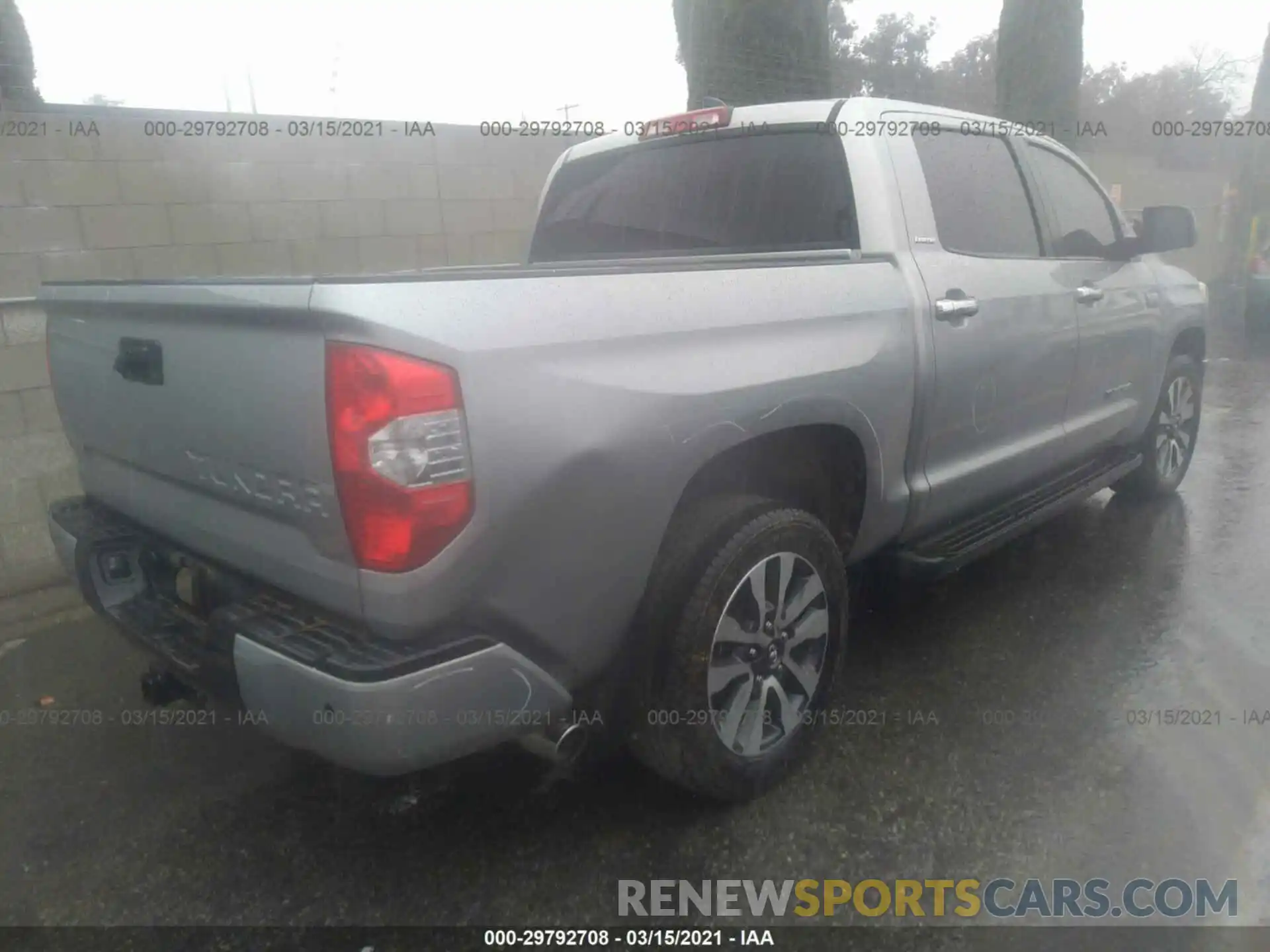 4 Photograph of a damaged car 5TFFY5F14LX268030 TOYOTA TUNDRA 2WD 2020