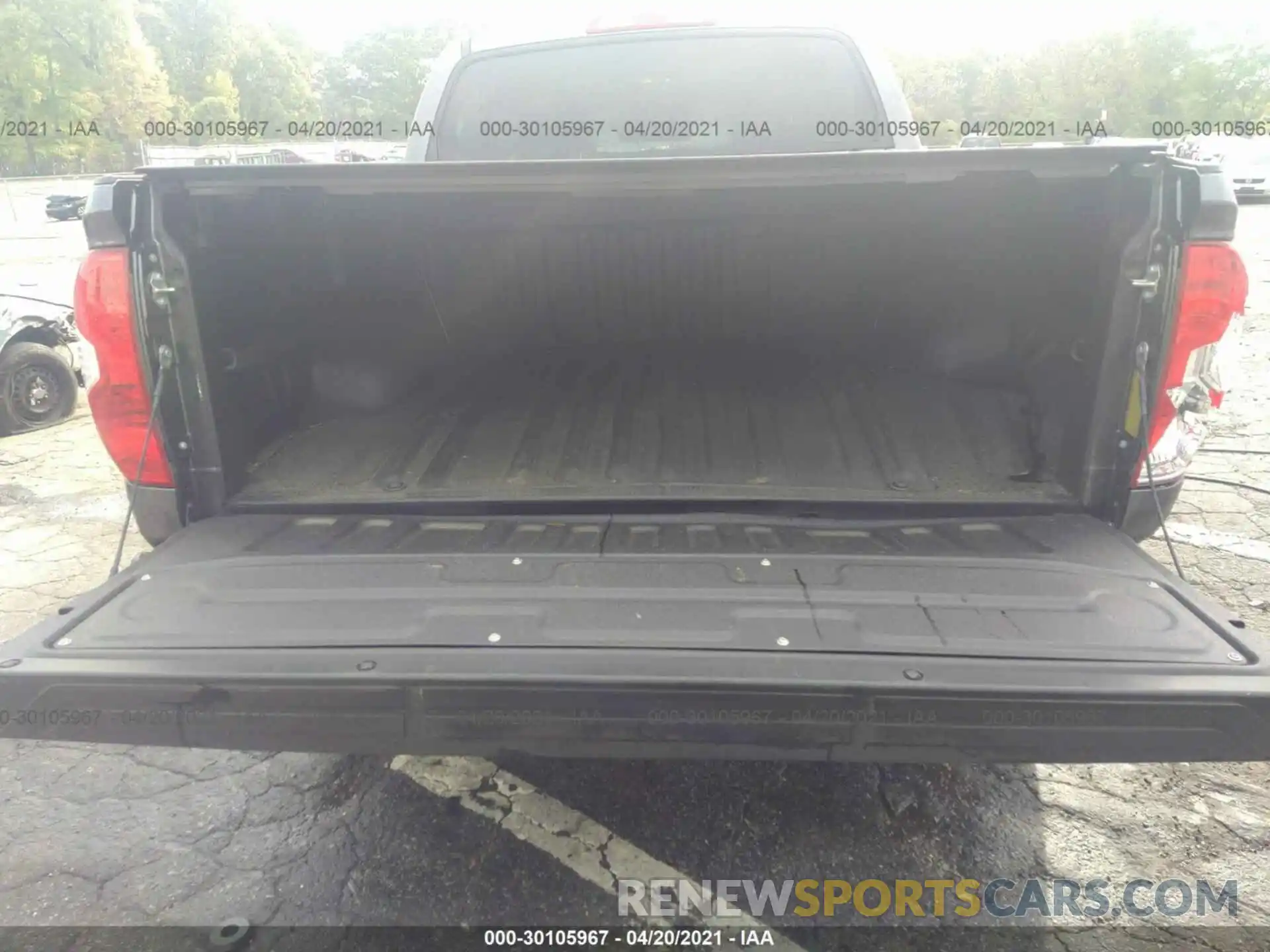 6 Photograph of a damaged car 5TFFY5F15LX271132 TOYOTA TUNDRA 2WD 2020