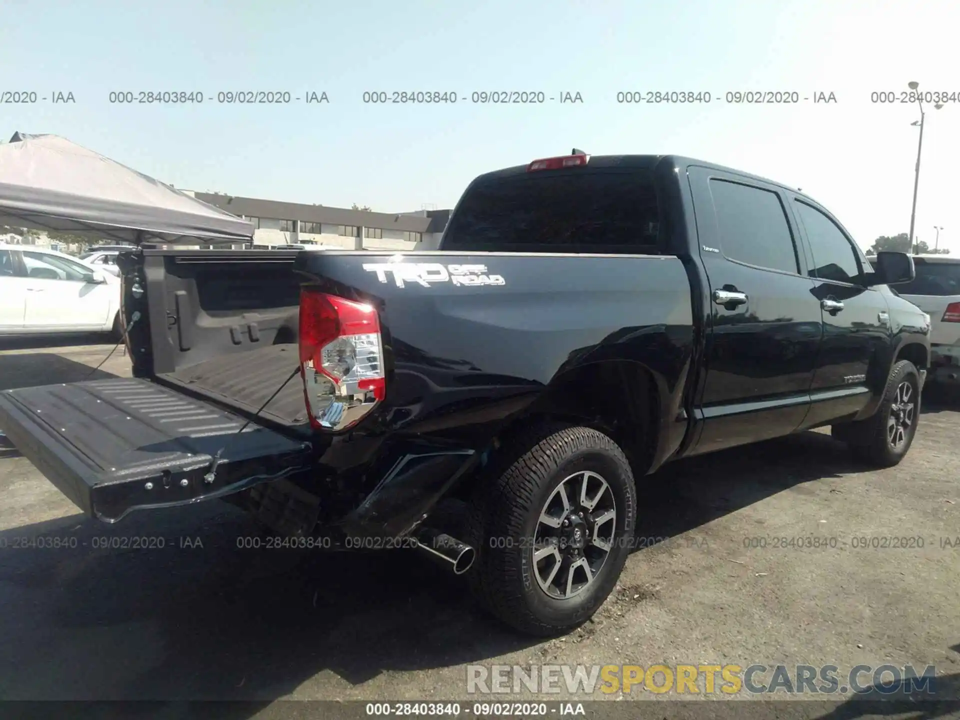 4 Фотография поврежденного автомобиля 5TFFY5F17LX266949 TOYOTA TUNDRA 2WD 2020