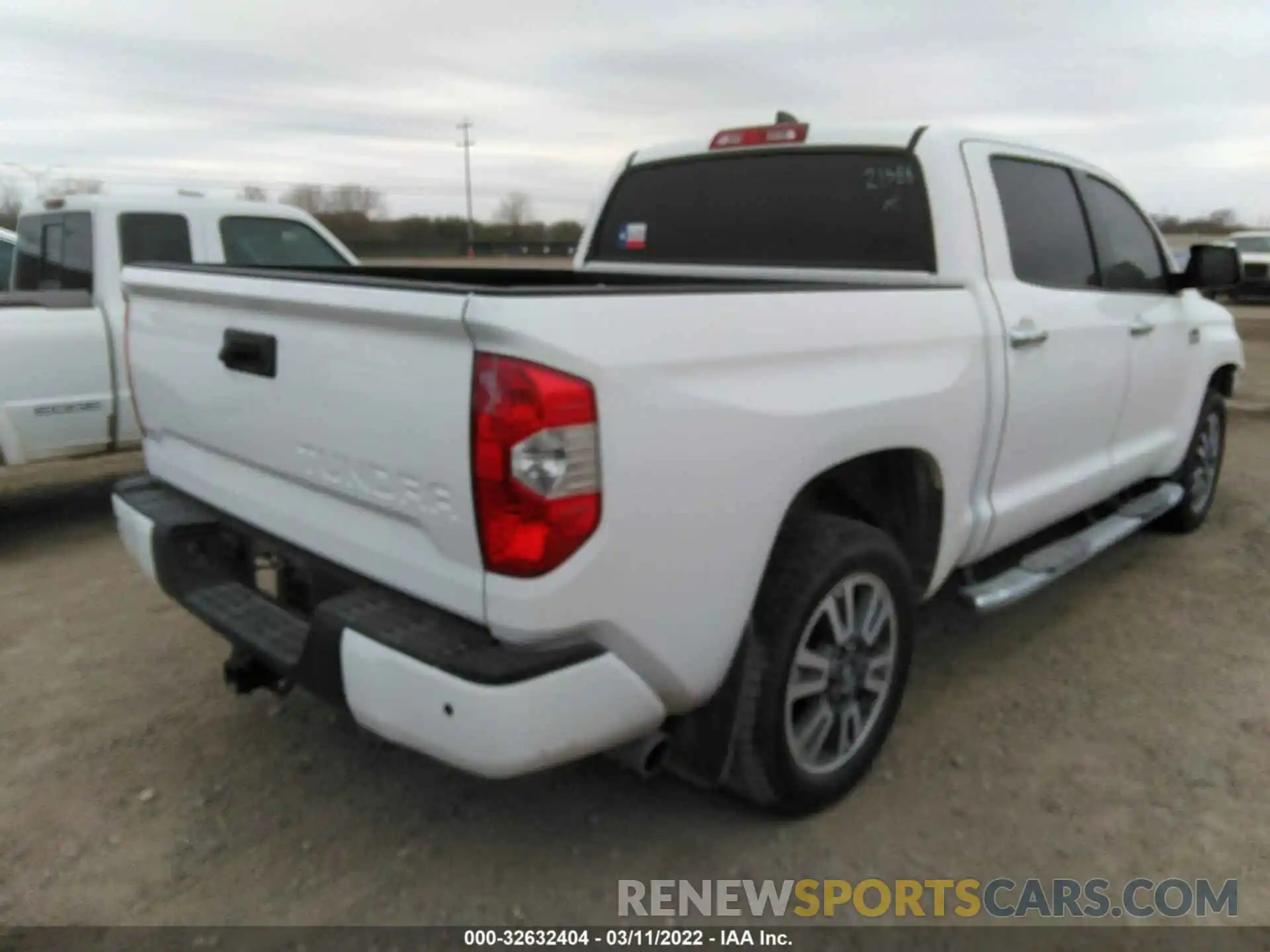 4 Photograph of a damaged car 5TFGY5F16LX269815 TOYOTA TUNDRA 2WD 2020