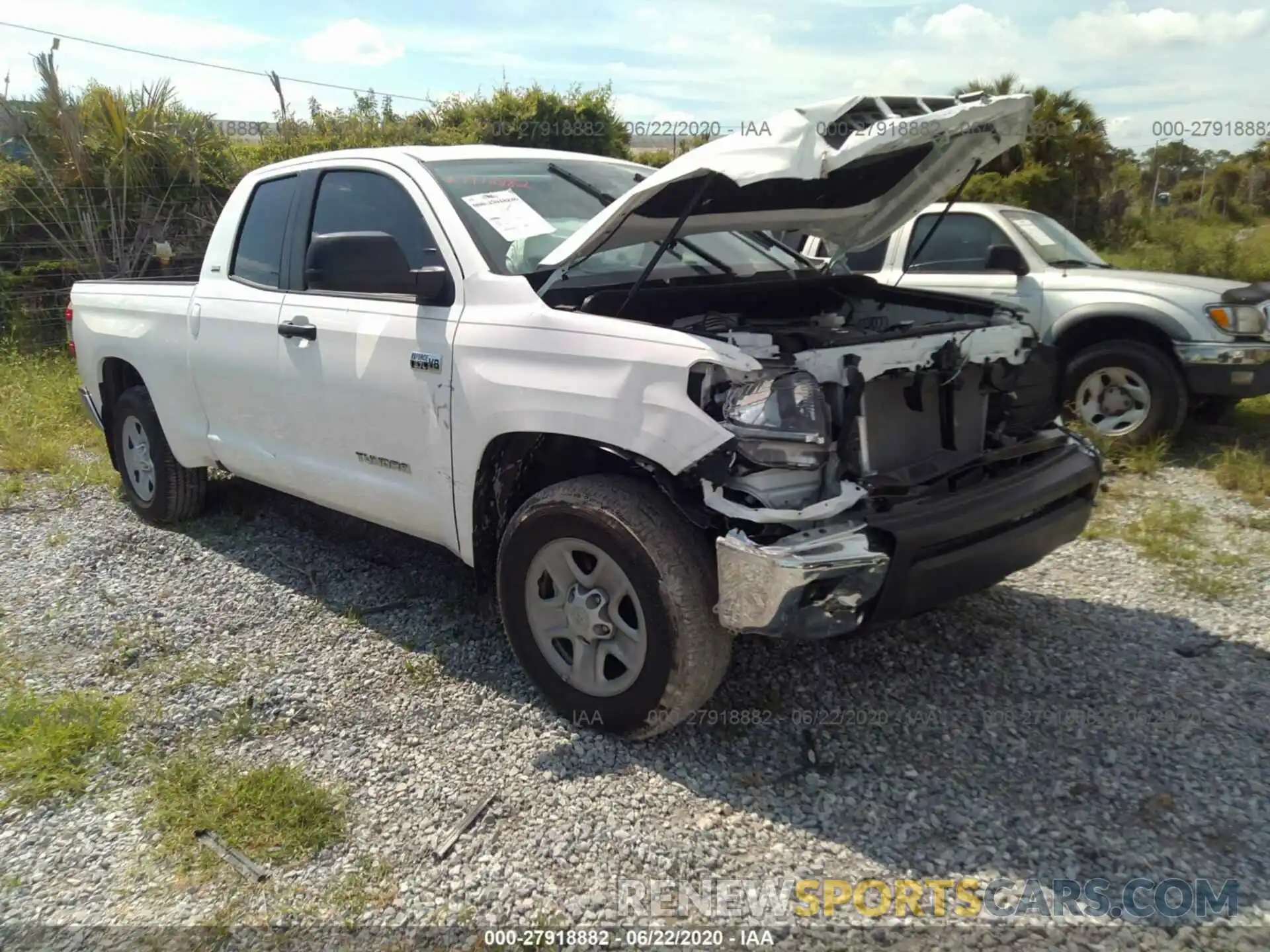 1 Photograph of a damaged car 5TFRY5F10LX264702 TOYOTA TUNDRA 2WD 2020