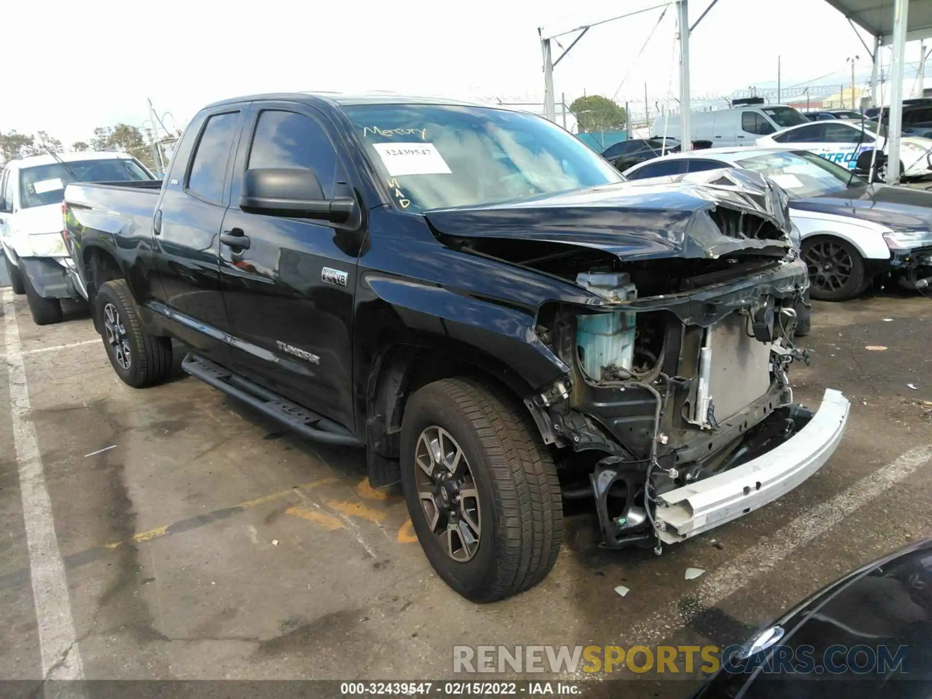 1 Photograph of a damaged car 5TFRY5F12LX268430 TOYOTA TUNDRA 2WD 2020