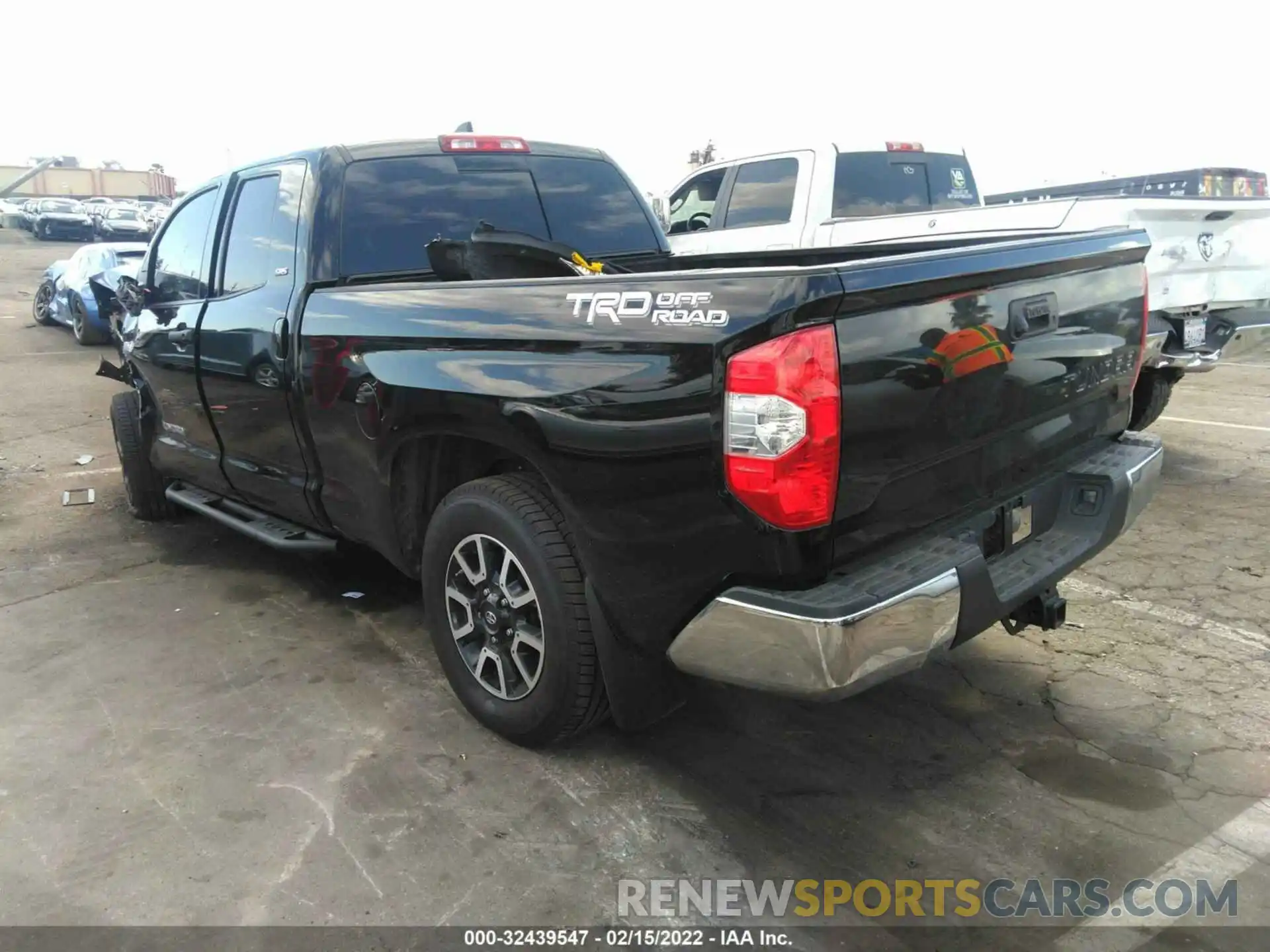 3 Photograph of a damaged car 5TFRY5F12LX268430 TOYOTA TUNDRA 2WD 2020