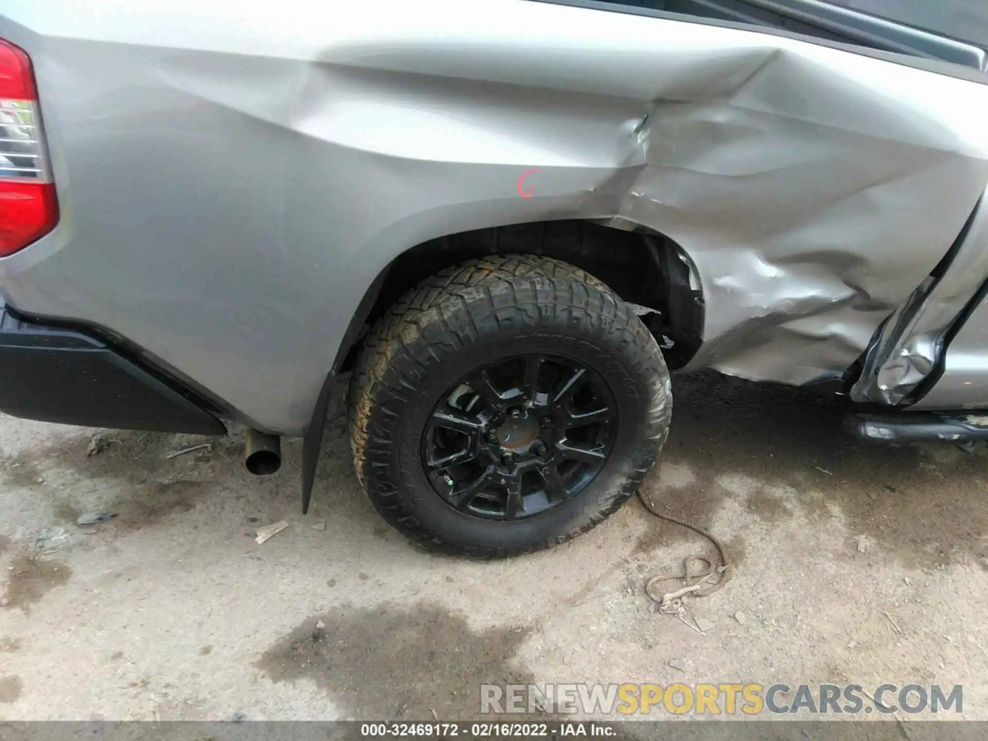 15 Photograph of a damaged car 5TFRY5F12LX271585 TOYOTA TUNDRA 2WD 2020