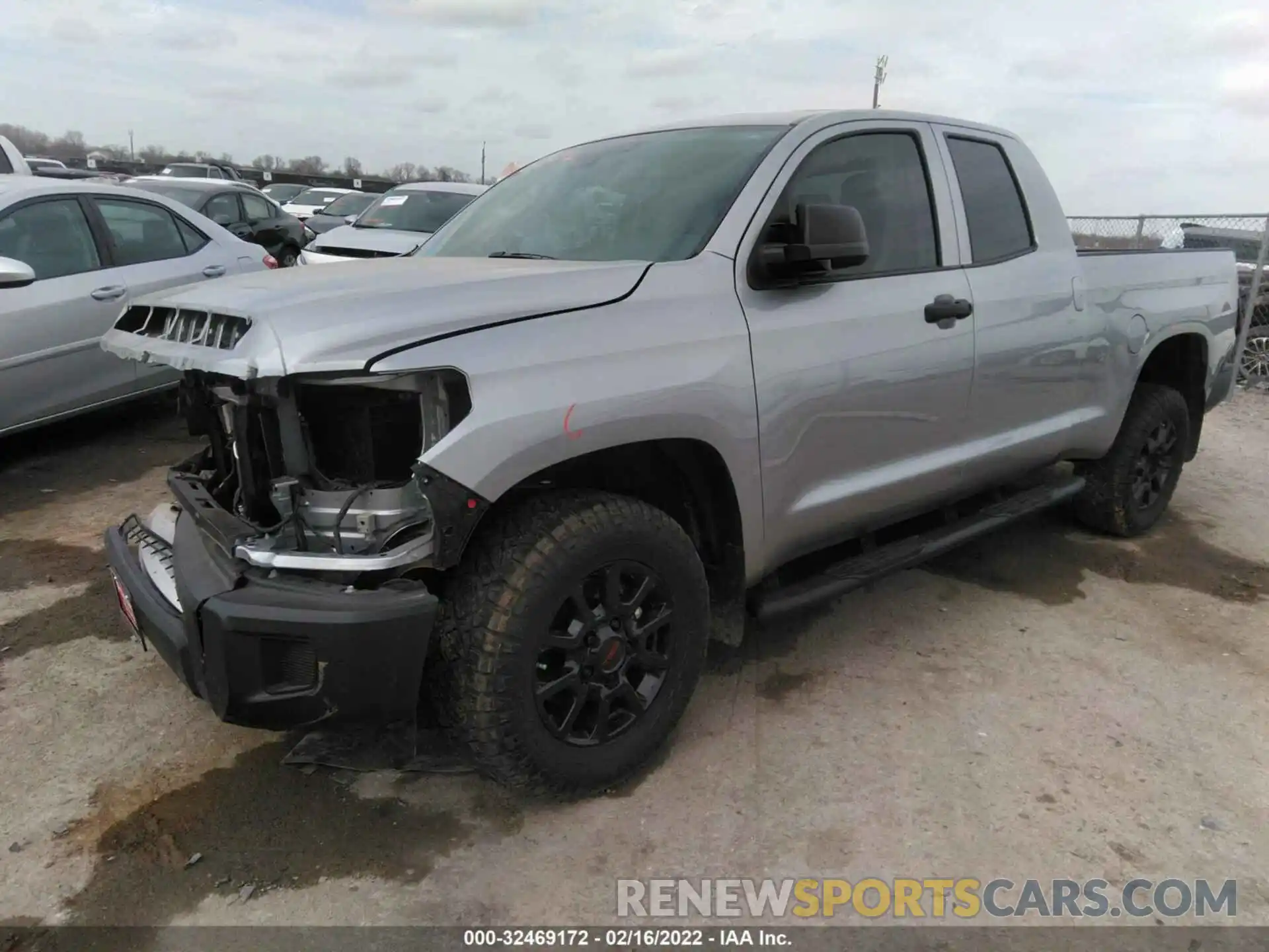 2 Photograph of a damaged car 5TFRY5F12LX271585 TOYOTA TUNDRA 2WD 2020