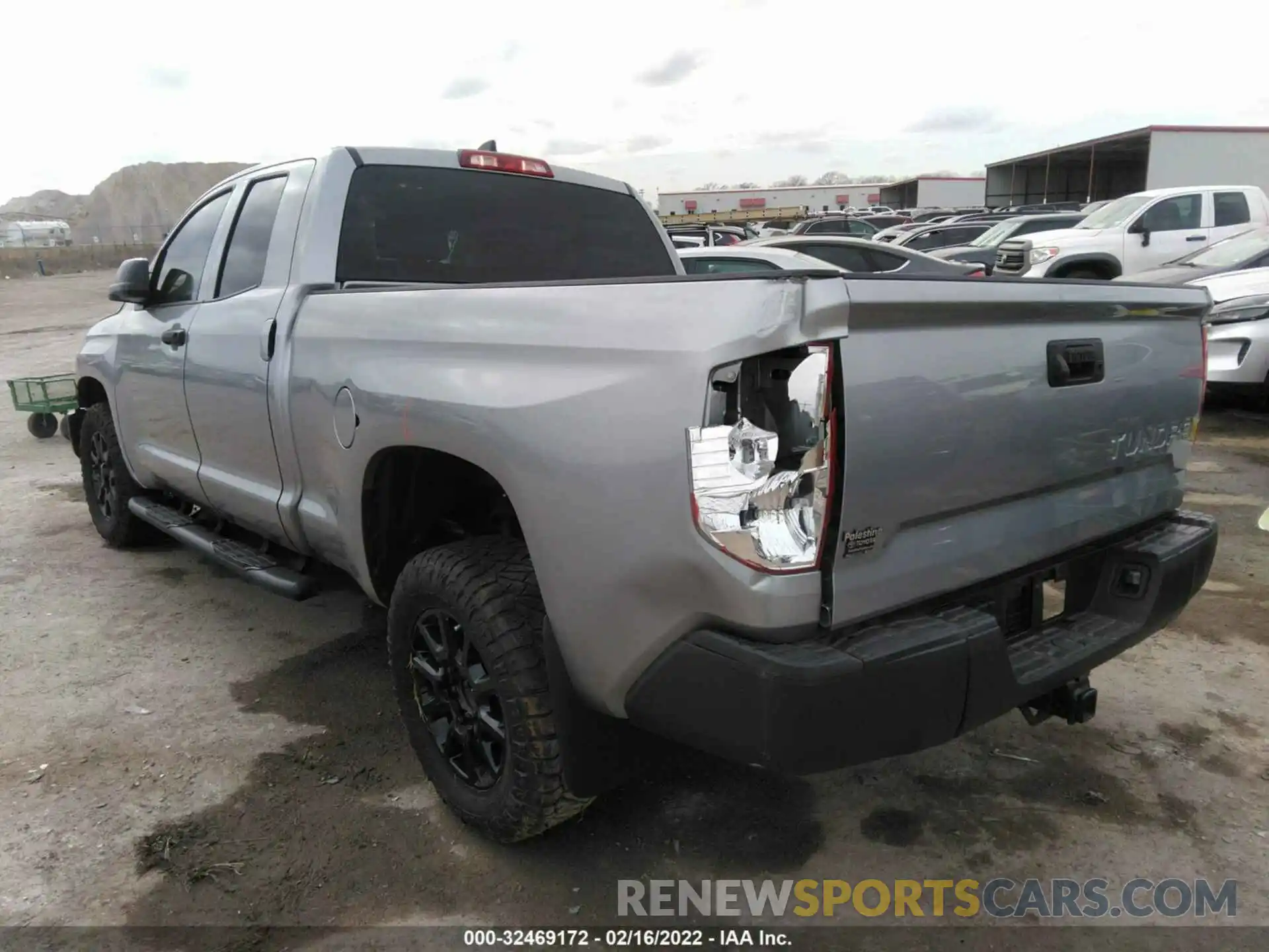 3 Photograph of a damaged car 5TFRY5F12LX271585 TOYOTA TUNDRA 2WD 2020