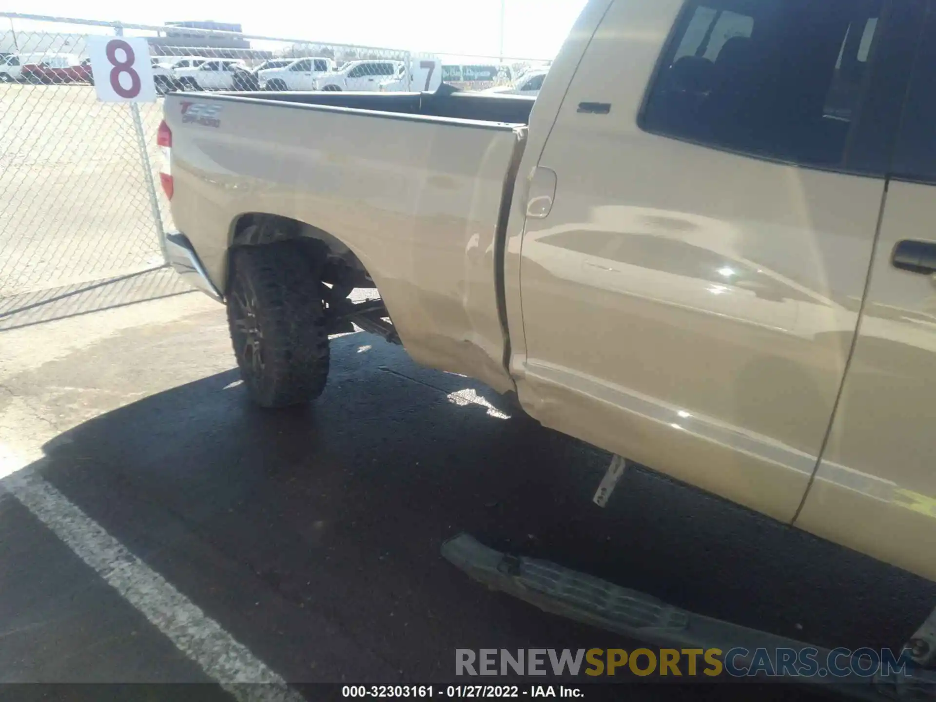 6 Photograph of a damaged car 5TFRY5F13LX255900 TOYOTA TUNDRA 2WD 2020