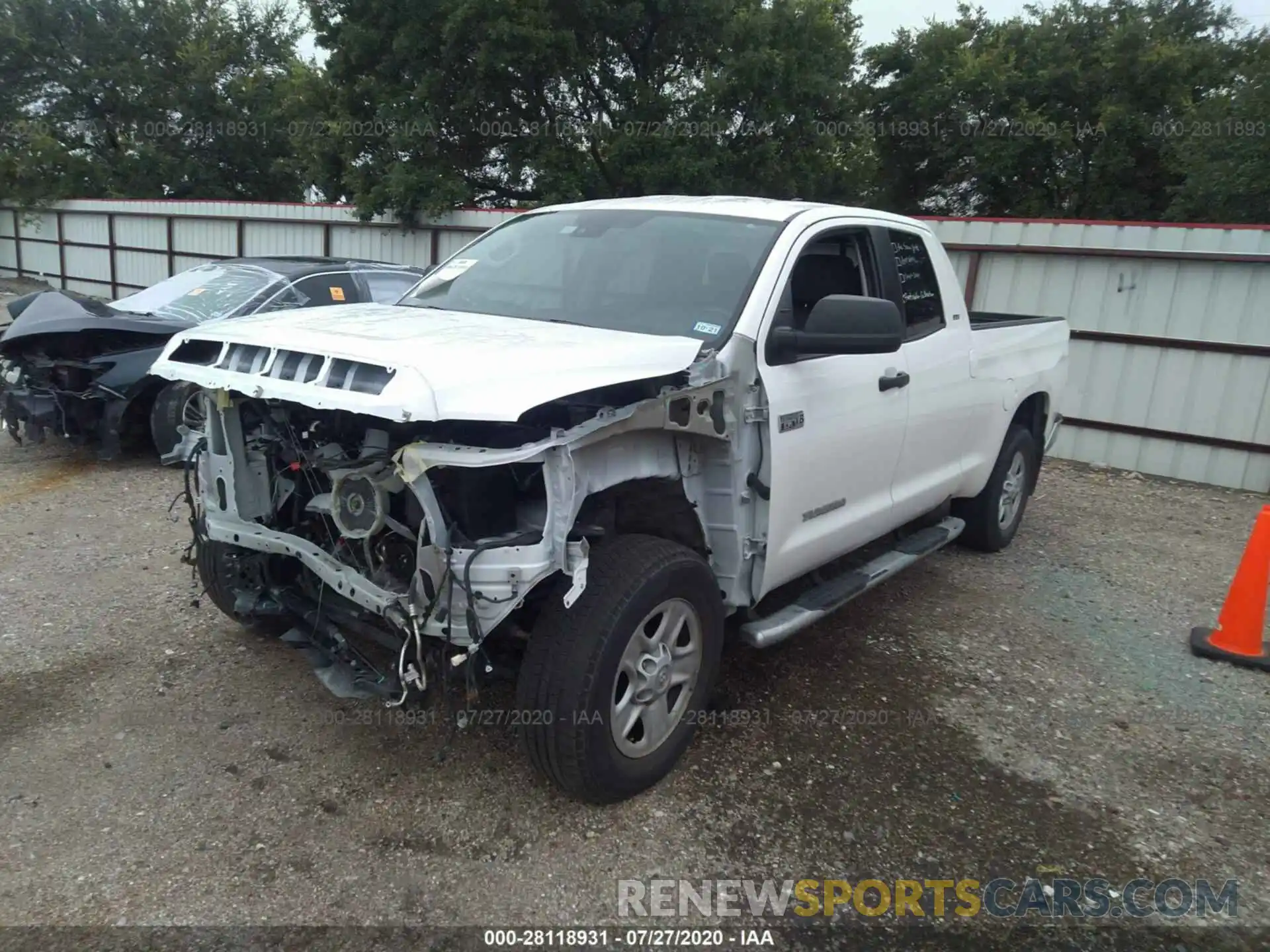 2 Photograph of a damaged car 5TFRY5F13LX259204 TOYOTA TUNDRA 2WD 2020