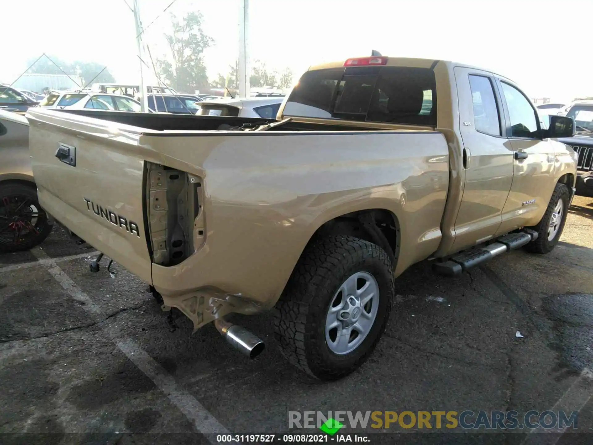 4 Фотография поврежденного автомобиля 5TFRY5F18LX258128 TOYOTA TUNDRA 2WD 2020