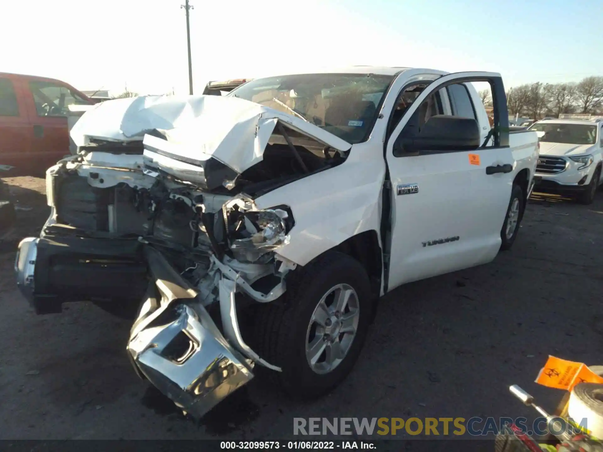 2 Photograph of a damaged car 5TFRY5F18LX258971 TOYOTA TUNDRA 2WD 2020