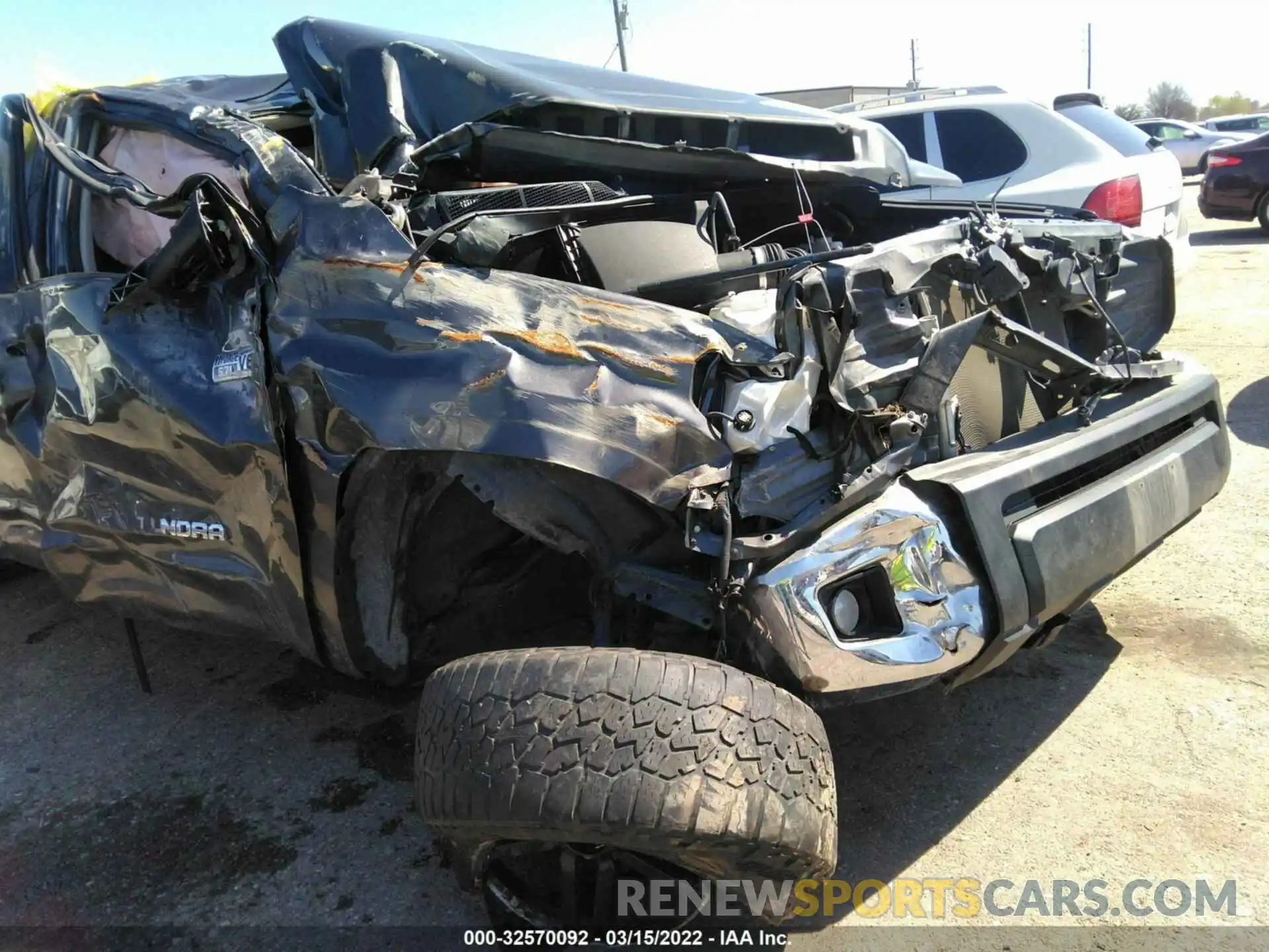 6 Photograph of a damaged car 5TFRY5F18LX268061 TOYOTA TUNDRA 2WD 2020