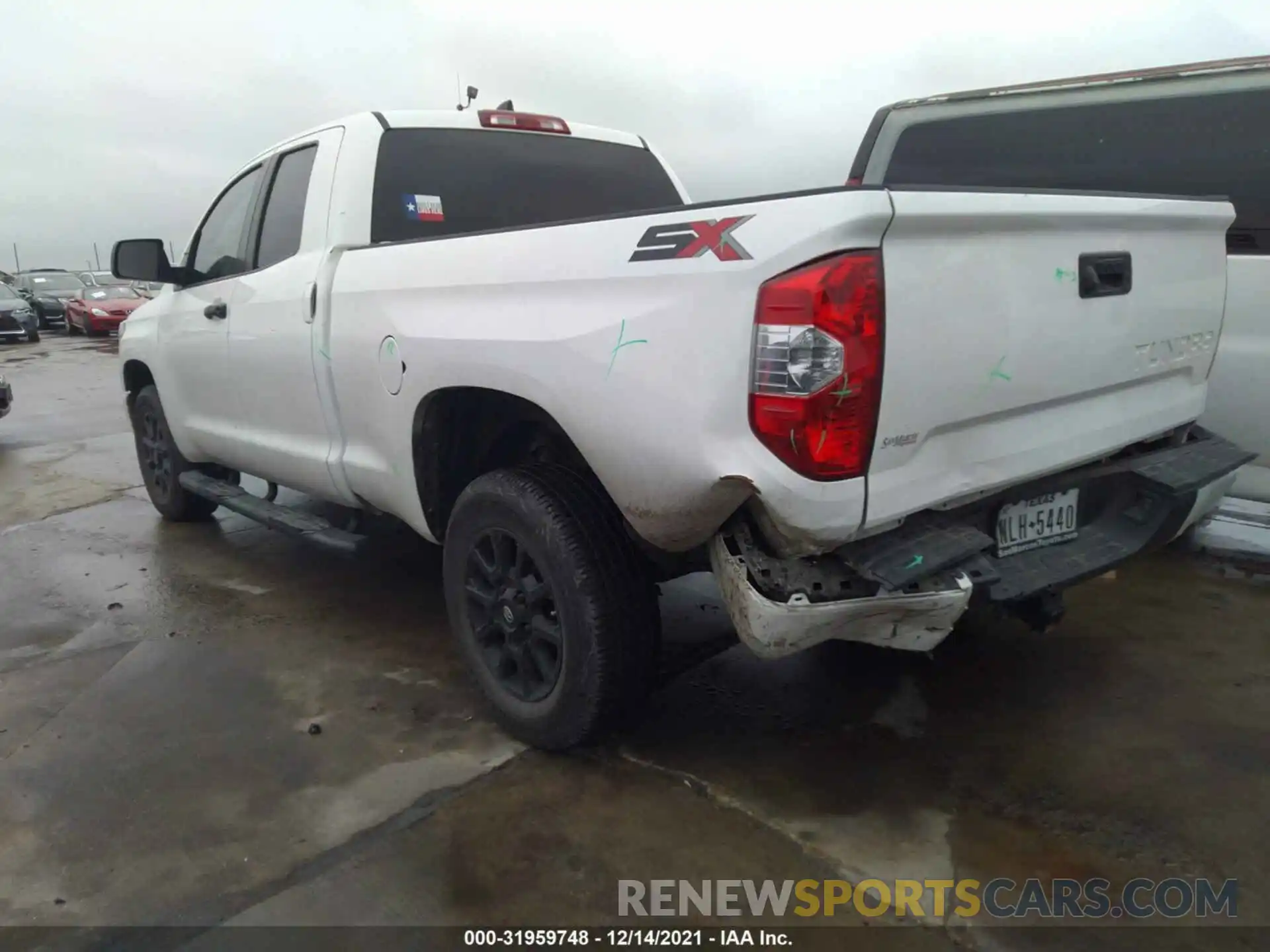 3 Фотография поврежденного автомобиля 5TFRY5F1XLX266747 TOYOTA TUNDRA 2WD 2020