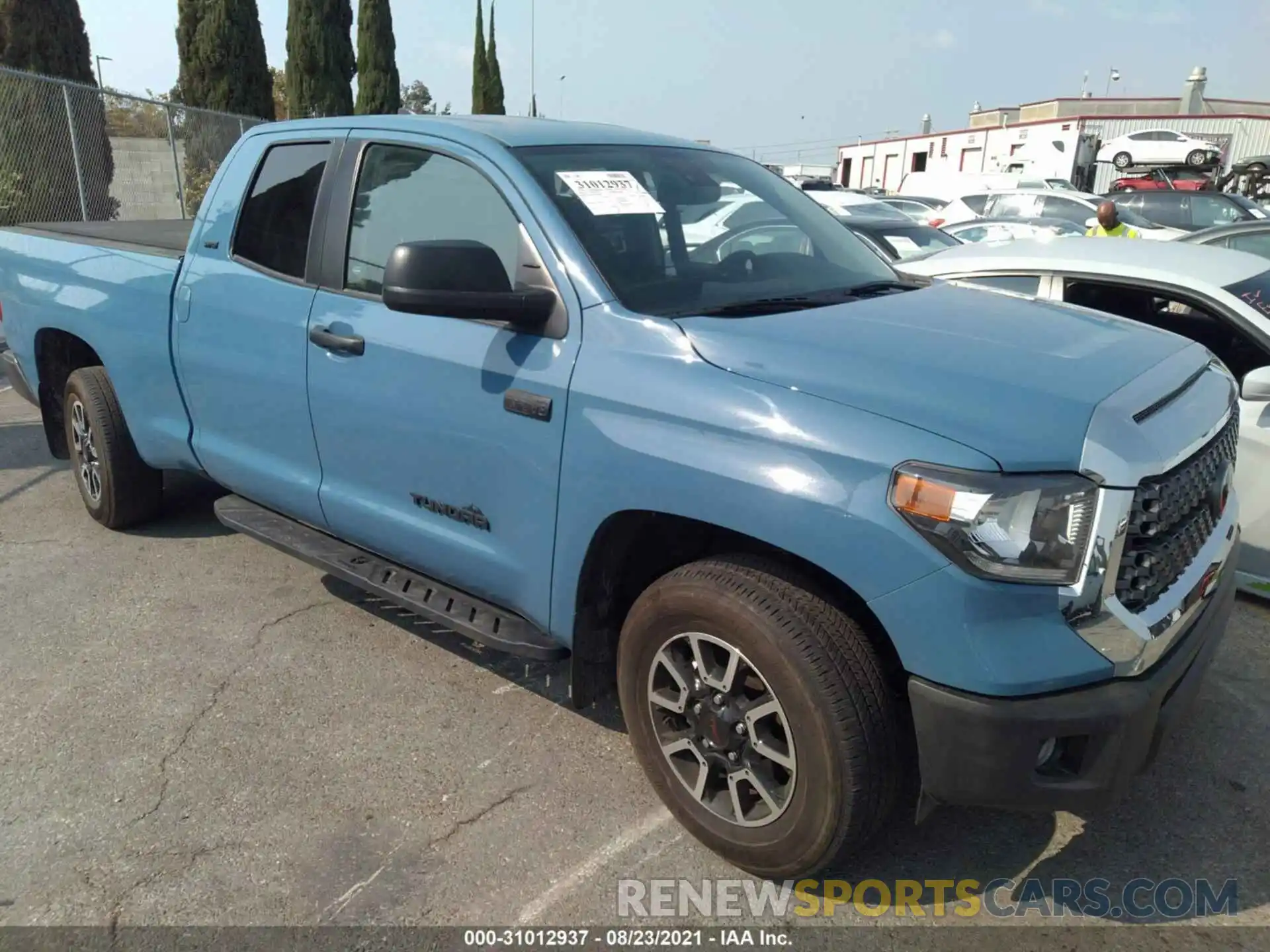 1 Photograph of a damaged car 5TFRY5F1XLX270006 TOYOTA TUNDRA 2WD 2020