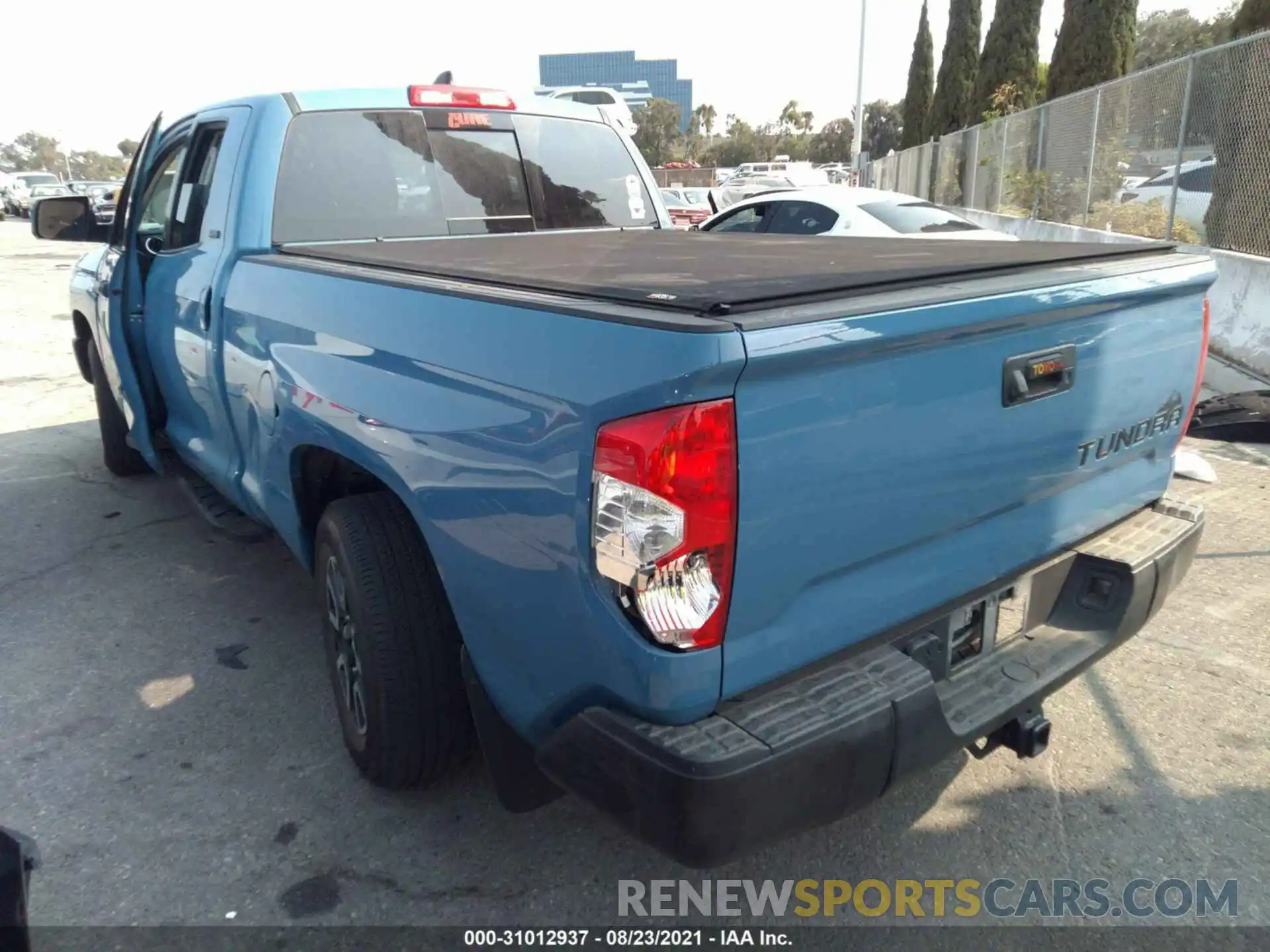 3 Photograph of a damaged car 5TFRY5F1XLX270006 TOYOTA TUNDRA 2WD 2020