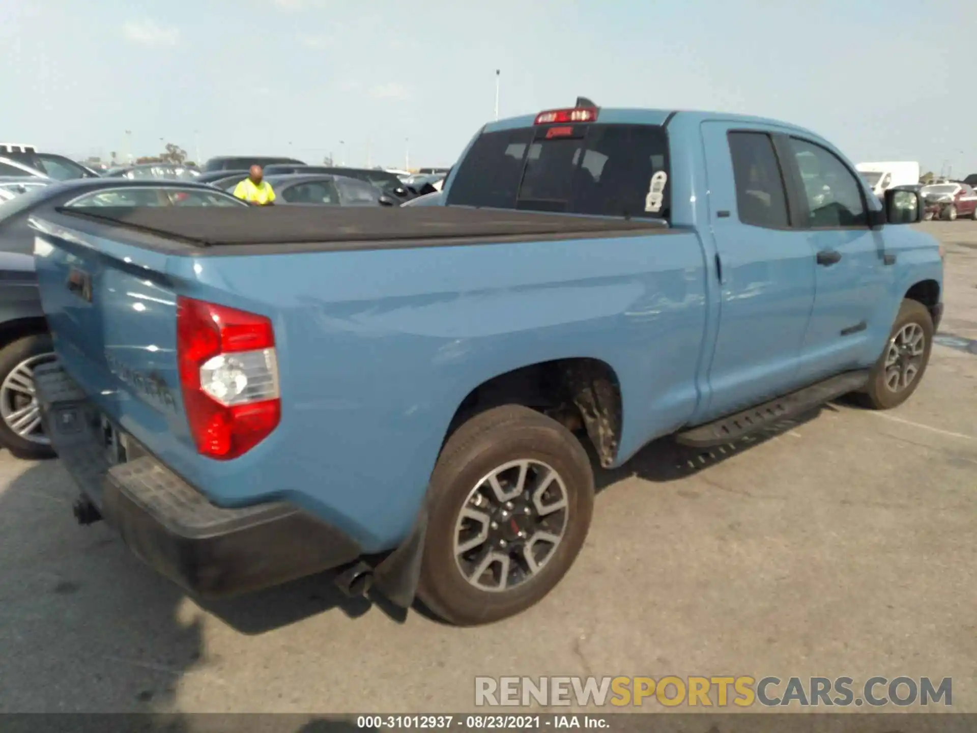 4 Photograph of a damaged car 5TFRY5F1XLX270006 TOYOTA TUNDRA 2WD 2020