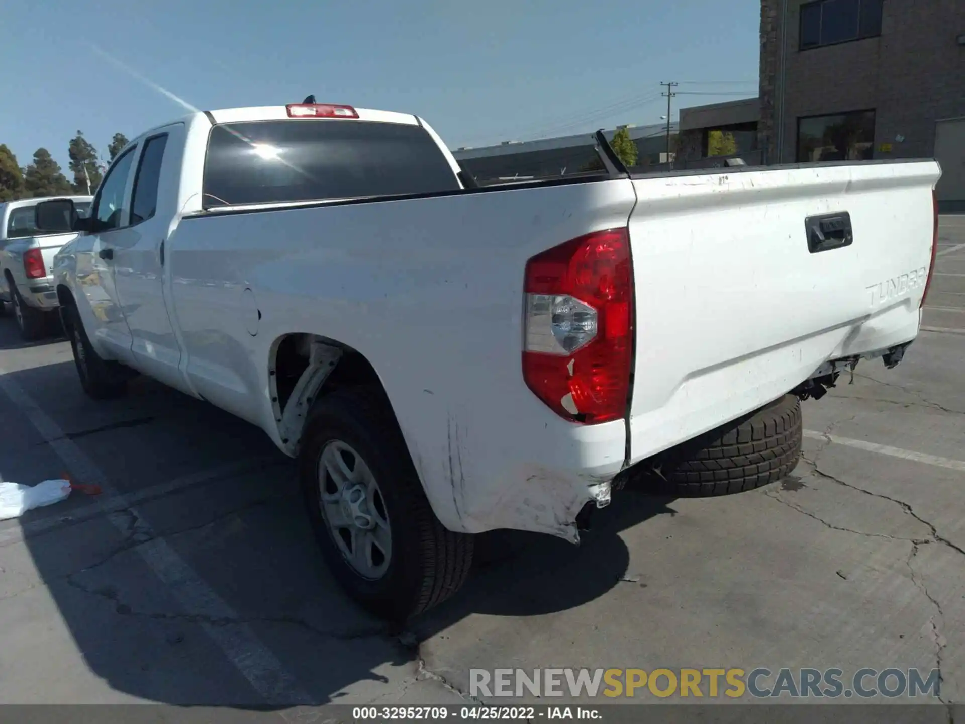 3 Photograph of a damaged car 5TFTY5F17LX010958 TOYOTA TUNDRA 2WD 2020