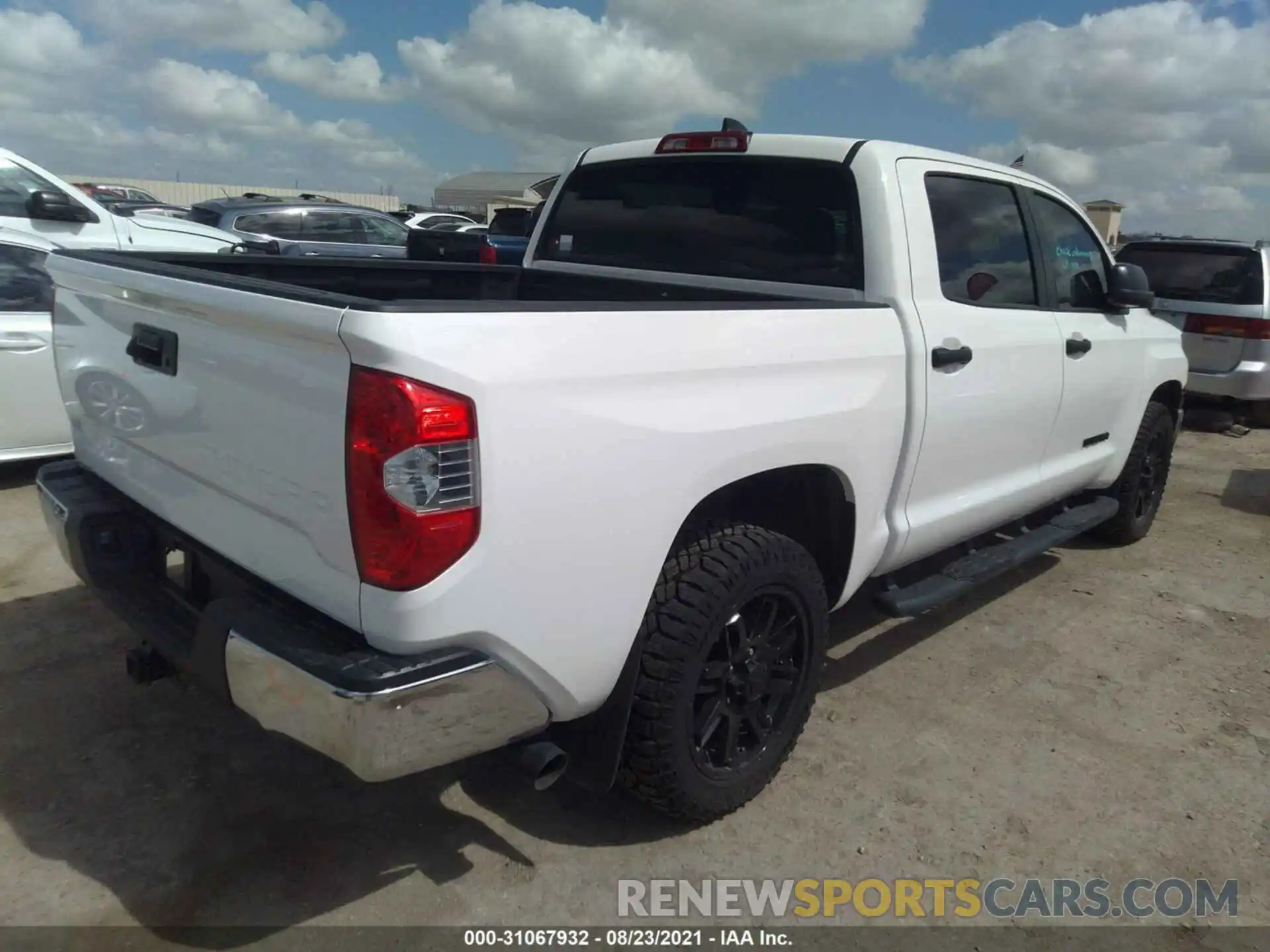 4 Photograph of a damaged car 5TFEY5F10MX275845 TOYOTA TUNDRA 2WD 2021