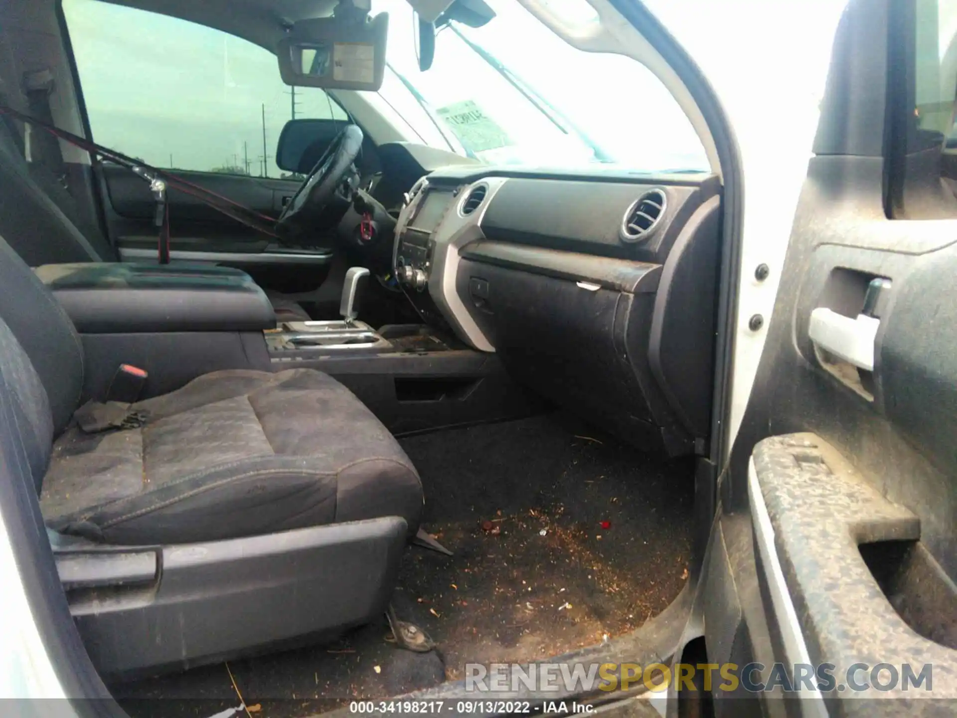 5 Photograph of a damaged car 5TFEY5F15MX276425 TOYOTA TUNDRA 2WD 2021