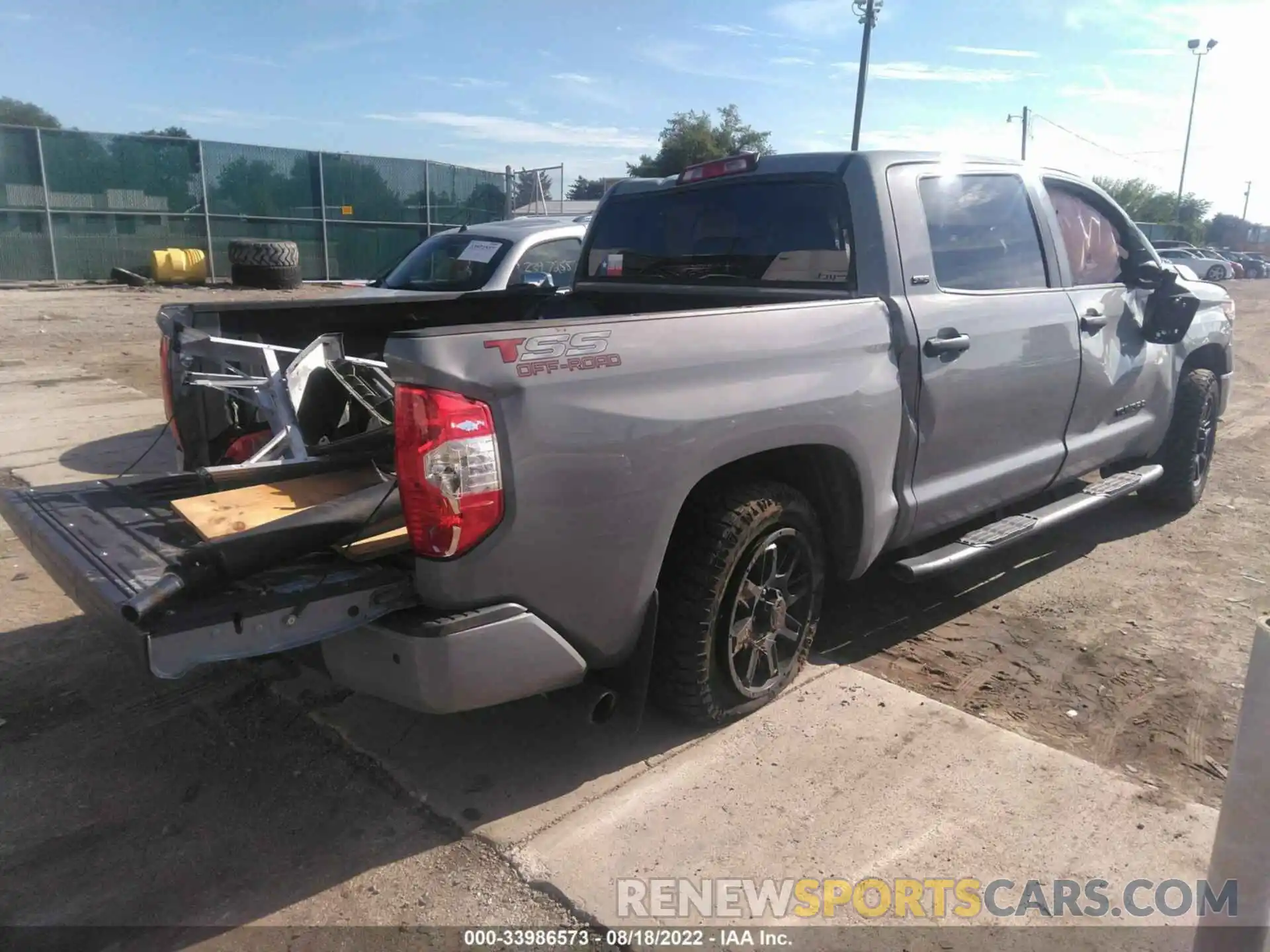 4 Photograph of a damaged car 5TFEY5F16MX283075 TOYOTA TUNDRA 2WD 2021