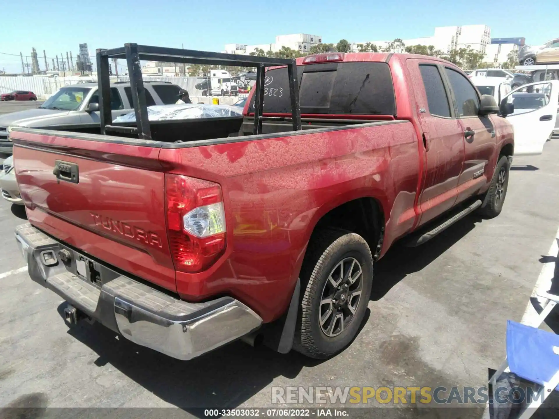 4 Photograph of a damaged car 5TFRY5F10MX273823 TOYOTA TUNDRA 2WD 2021