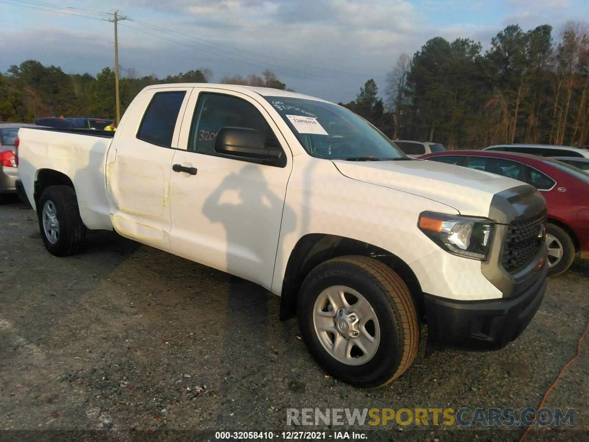 1 Photograph of a damaged car 5TFRY5F11MX298312 TOYOTA TUNDRA 2WD 2021