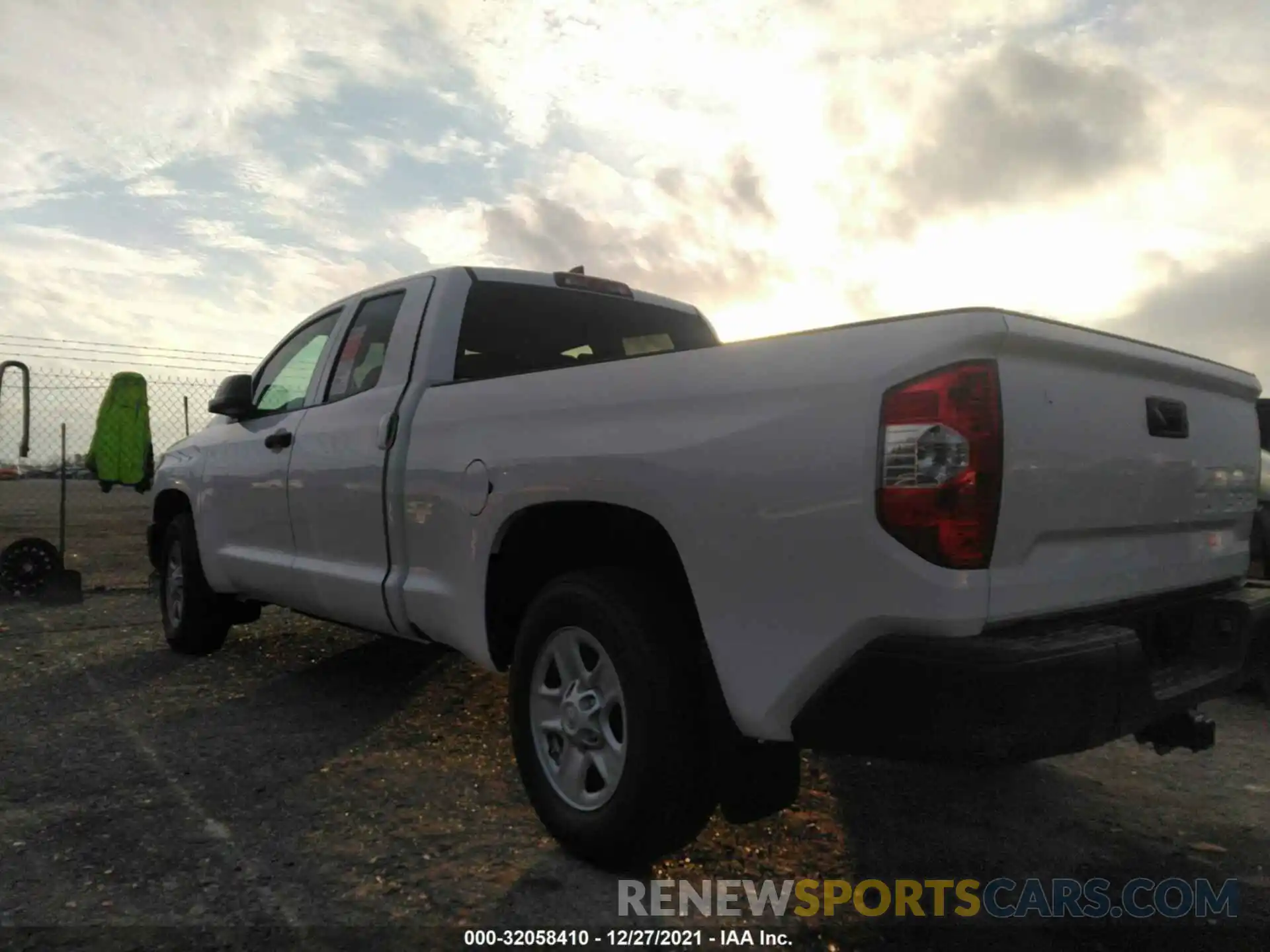 3 Photograph of a damaged car 5TFRY5F11MX298312 TOYOTA TUNDRA 2WD 2021