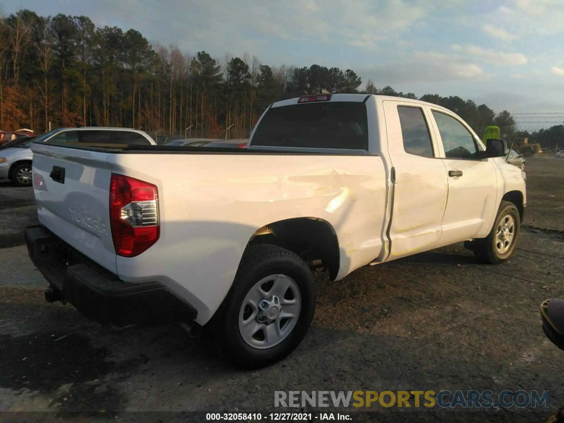 4 Photograph of a damaged car 5TFRY5F11MX298312 TOYOTA TUNDRA 2WD 2021