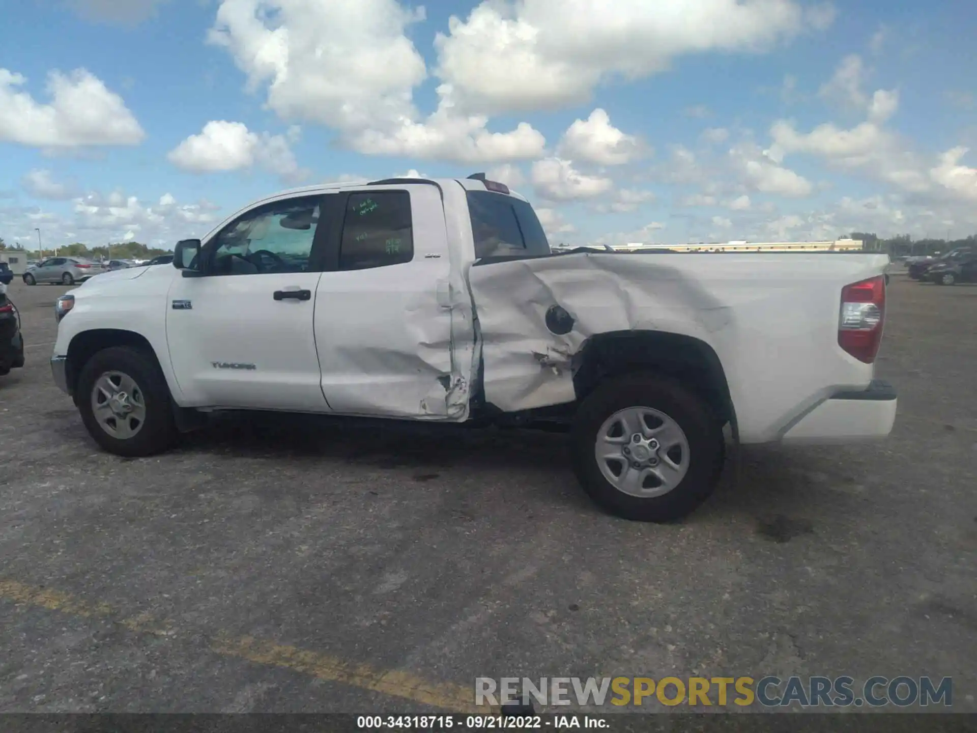 6 Photograph of a damaged car 5TFRY5F11MX300043 TOYOTA TUNDRA 2WD 2021