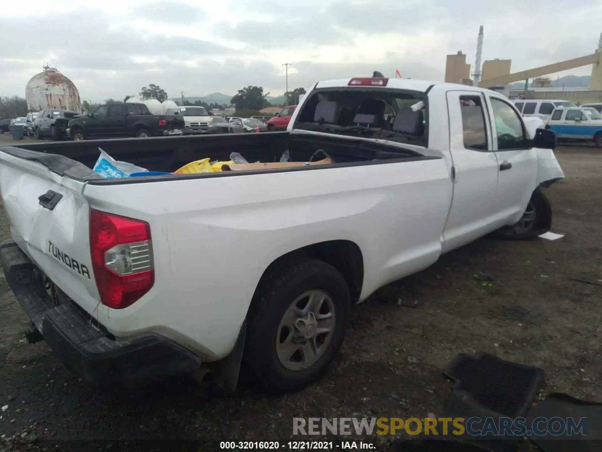 4 Photograph of a damaged car 5TFTY5F1XMX011944 TOYOTA TUNDRA 2WD 2021