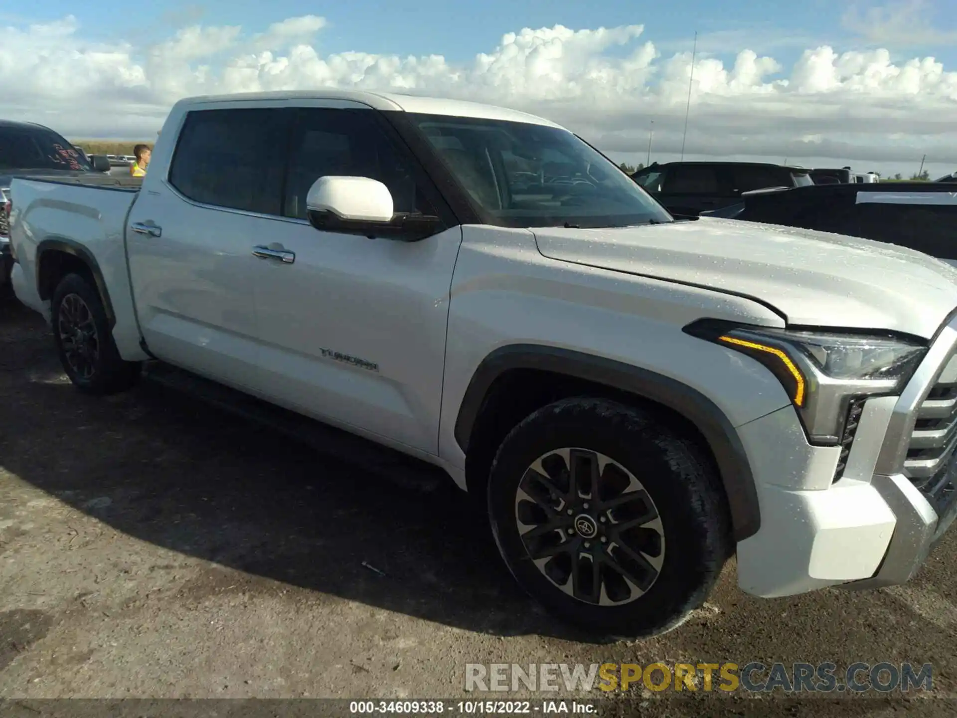 1 Photograph of a damaged car 5TFJA5AB5NX008852 TOYOTA TUNDRA 2WD 2022