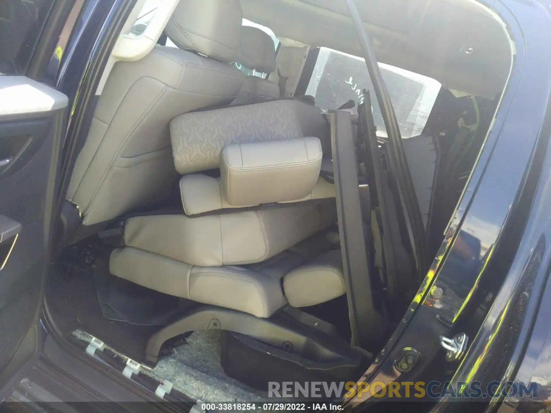 8 Photograph of a damaged car 5TFJA5BC1NX001291 TOYOTA TUNDRA 2WD 2022