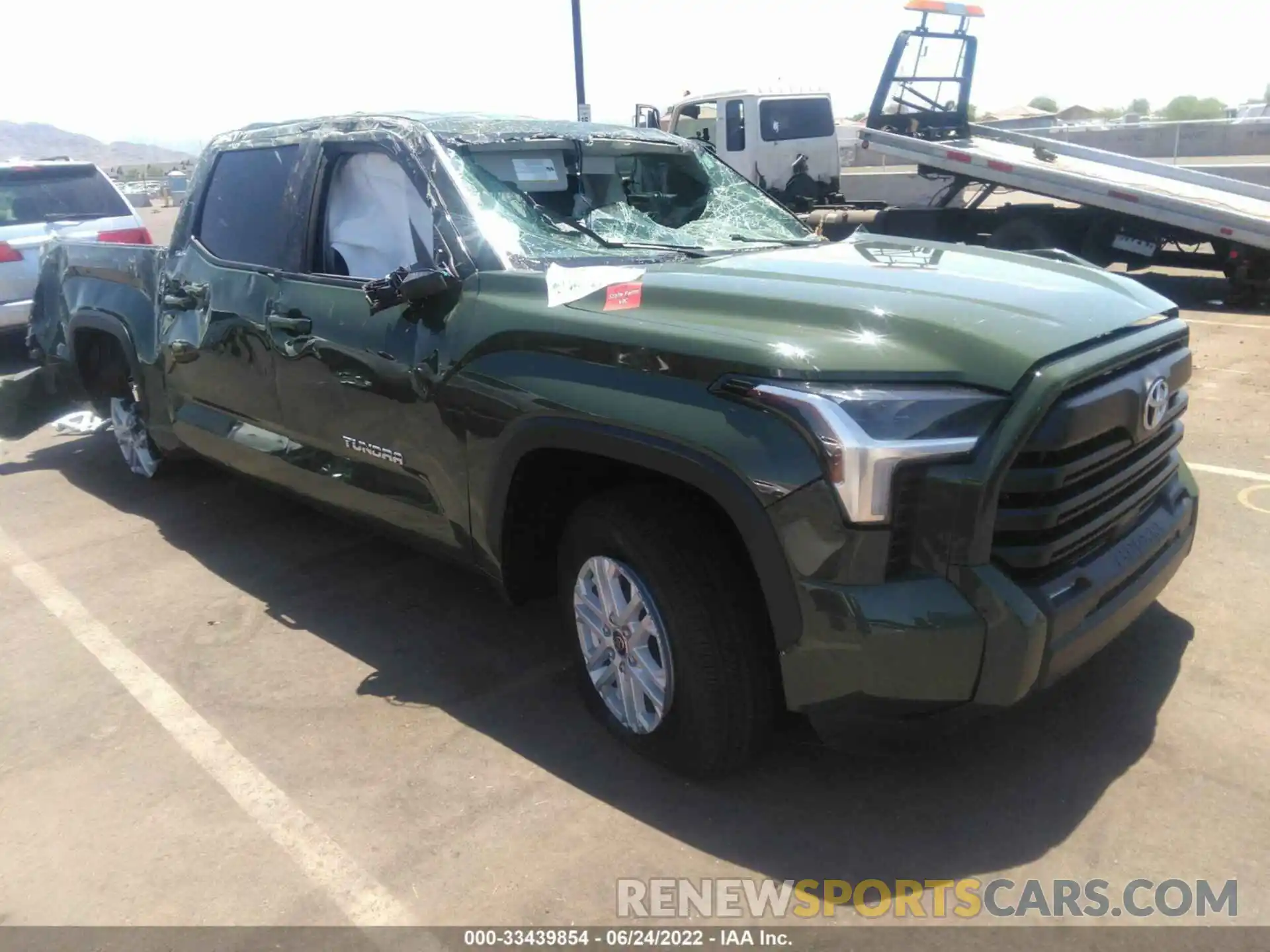 1 Photograph of a damaged car 5TFLA5AB3NX002105 TOYOTA TUNDRA 2WD 2022